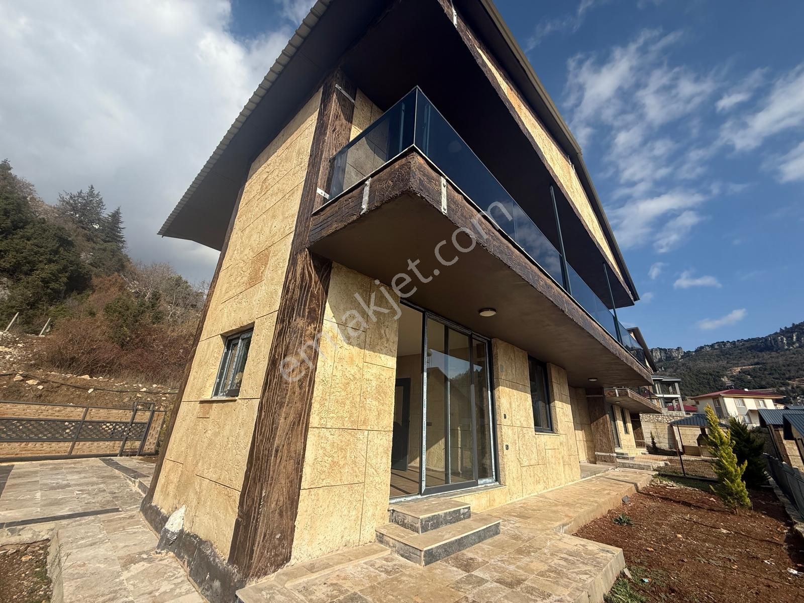 Remax Toros'tan Fındıkpınarı'nda Özel Mimari Taş Yapım 4+1 Villa - Görsel 19