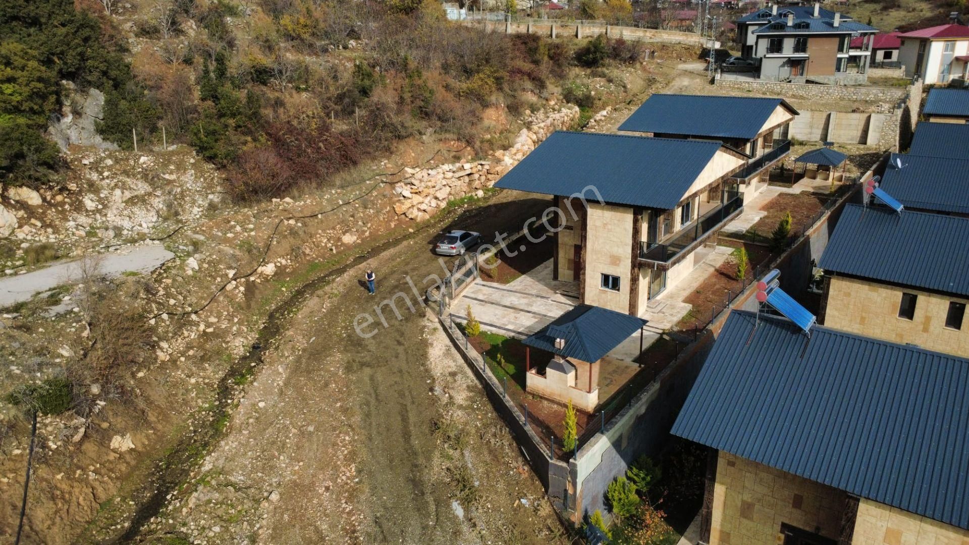 Remax Toros'tan Fındıkpınarı'nda Özel Mimari Taş Yapım 4+1 Villa - Görsel 30