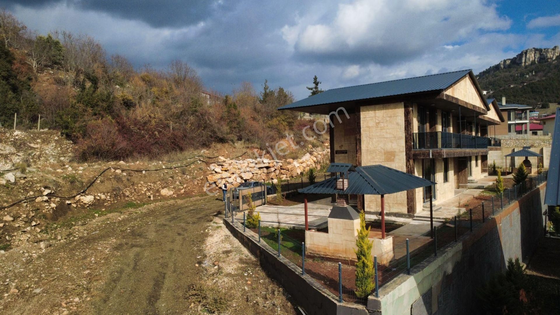 Remax Toros'tan Fındıkpınarı'nda Özel Mimari Taş Yapım 4+1 Villa - Görsel 31