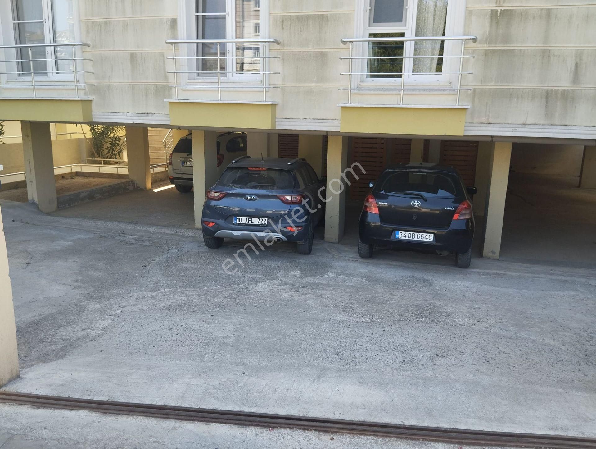 Ayvalık Sarımsaklı Da Kapalı Otoparklı Satılık Geniş 2+1 Daire - Görsel 4