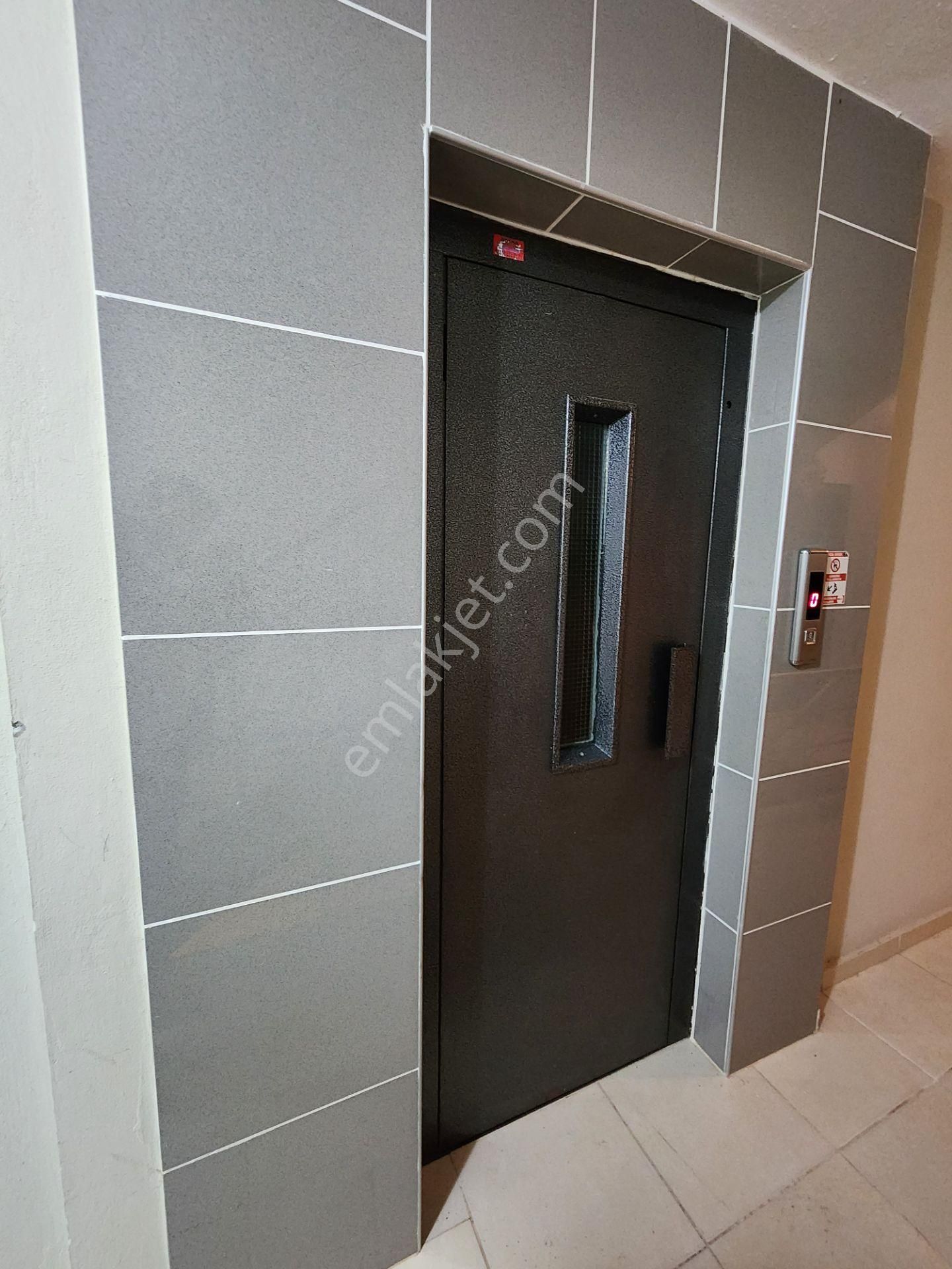 Ayvalık Sarımsaklı Da Kapalı Otoparklı Satılık Geniş 2+1 Daire - Görsel 8