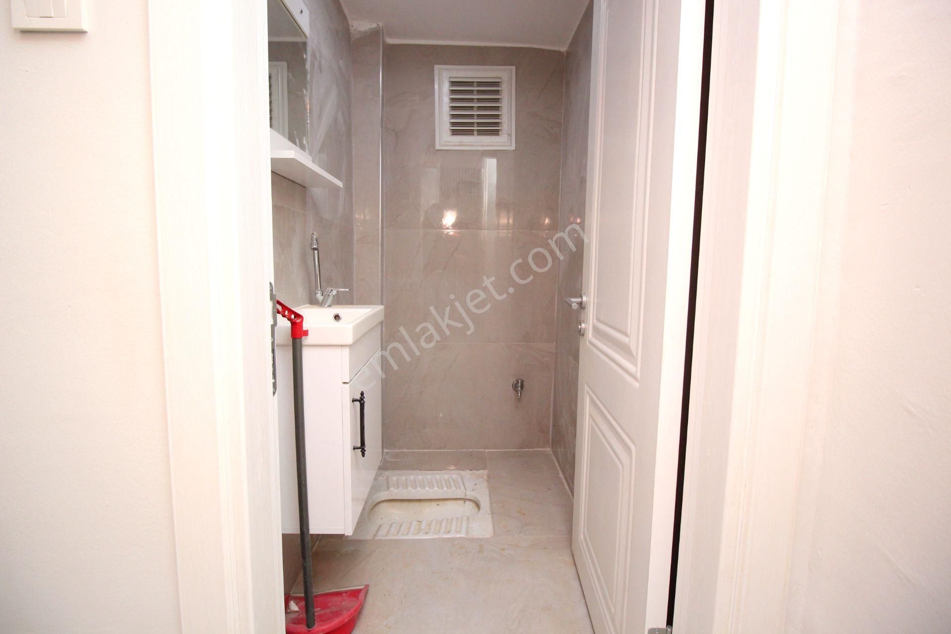 Emre Emlak'tan Piyade'de Arakat Ön Cephe Full Yapılı Satılık 3+1 Daire - Görsel 22