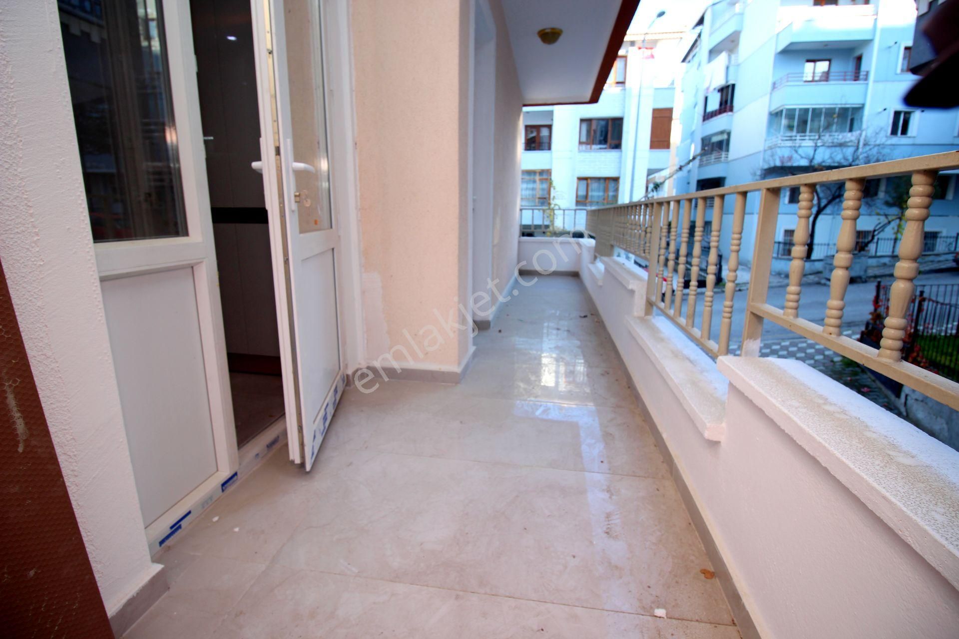 Emre Emlak'tan Piyade'de Arakat Ön Cephe Full Yapılı Satılık 3+1 Daire - Görsel 6