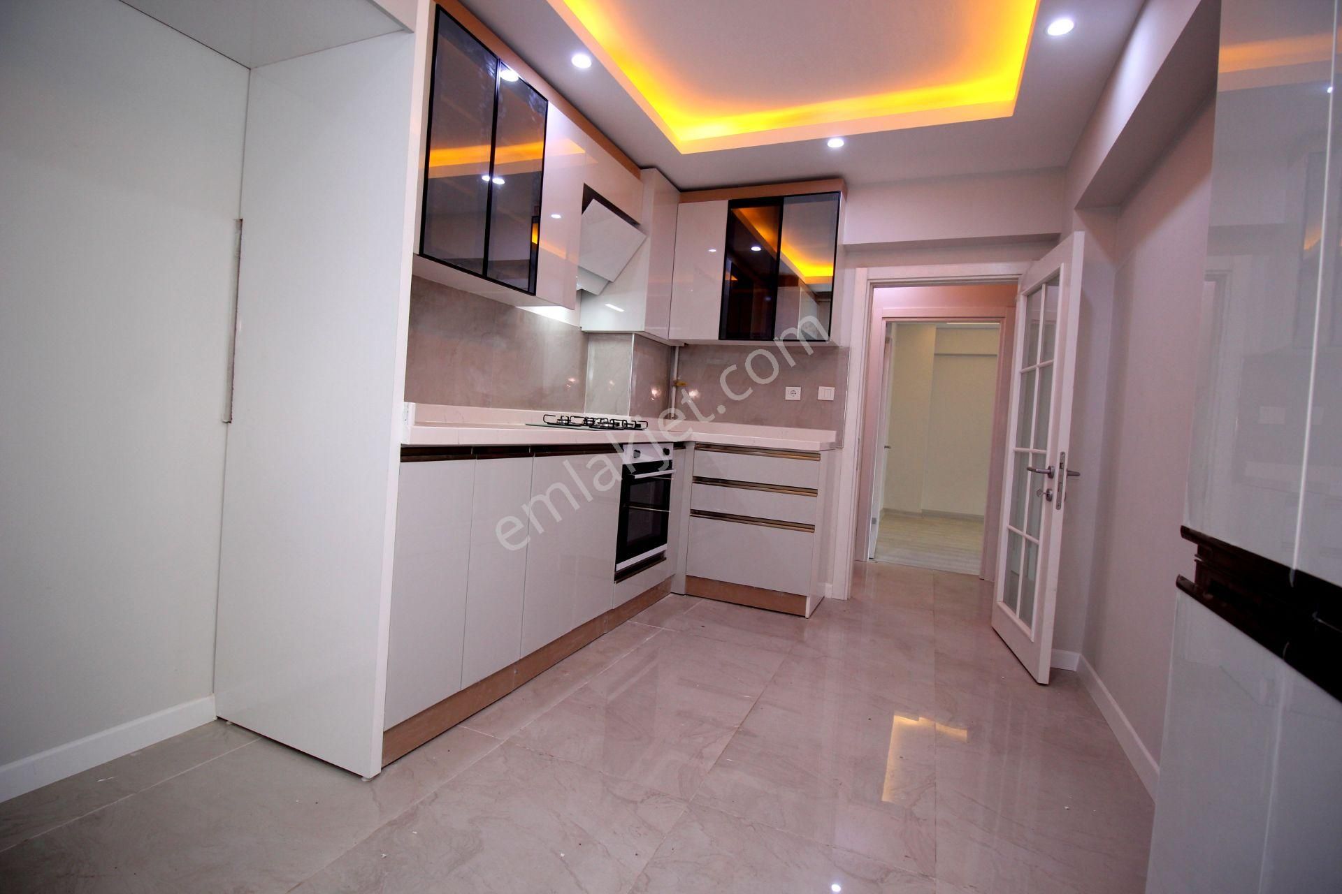 Emre Emlak'tan Piyade'de Arakat Ön Cephe Full Yapılı Satılık 3+1 Daire - Görsel 4