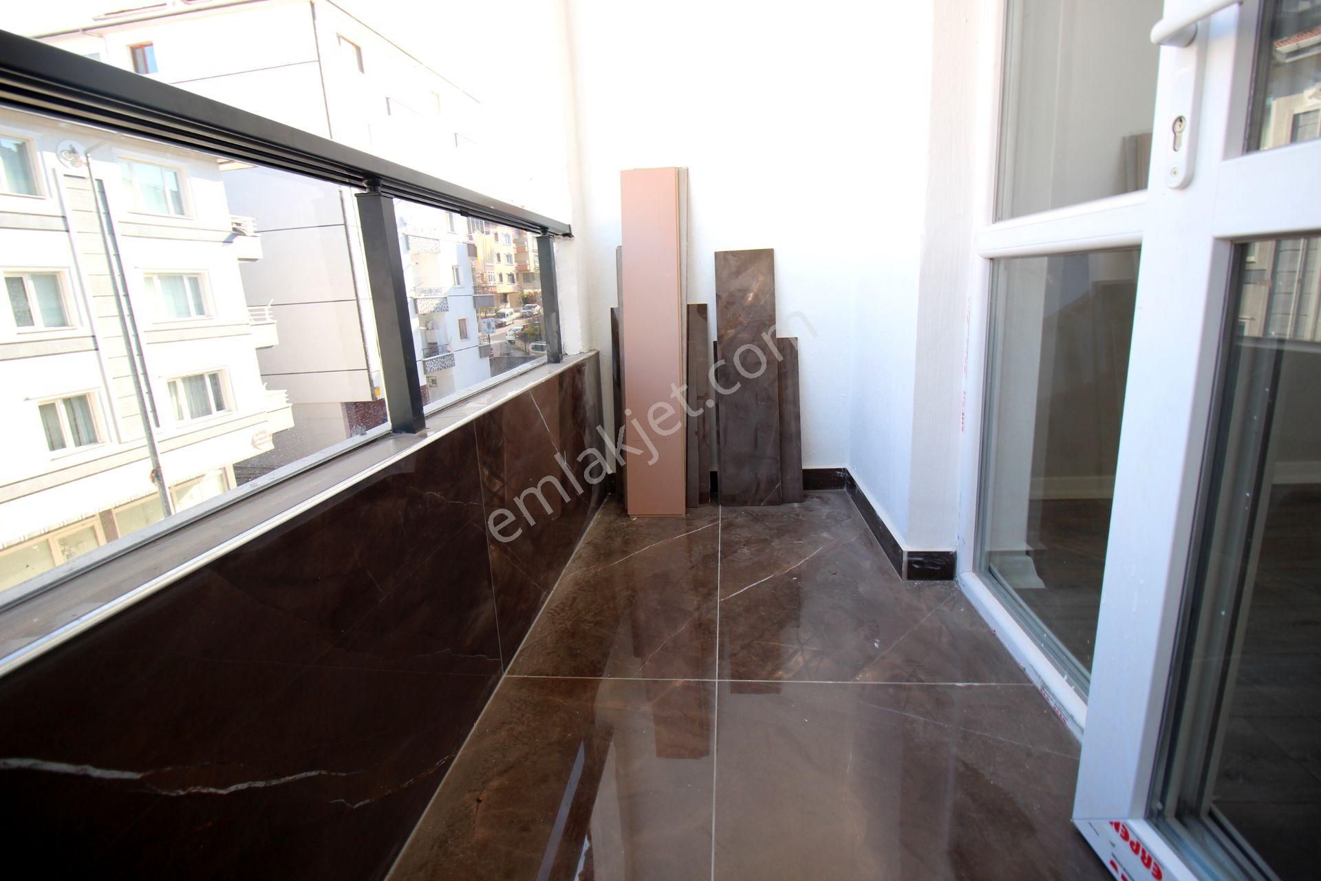 Emre Emlaktan Süvari'de Arakat Oturuma Hazır Full Yapılı 3+1 **boş** Satılık Daire - Görsel 16