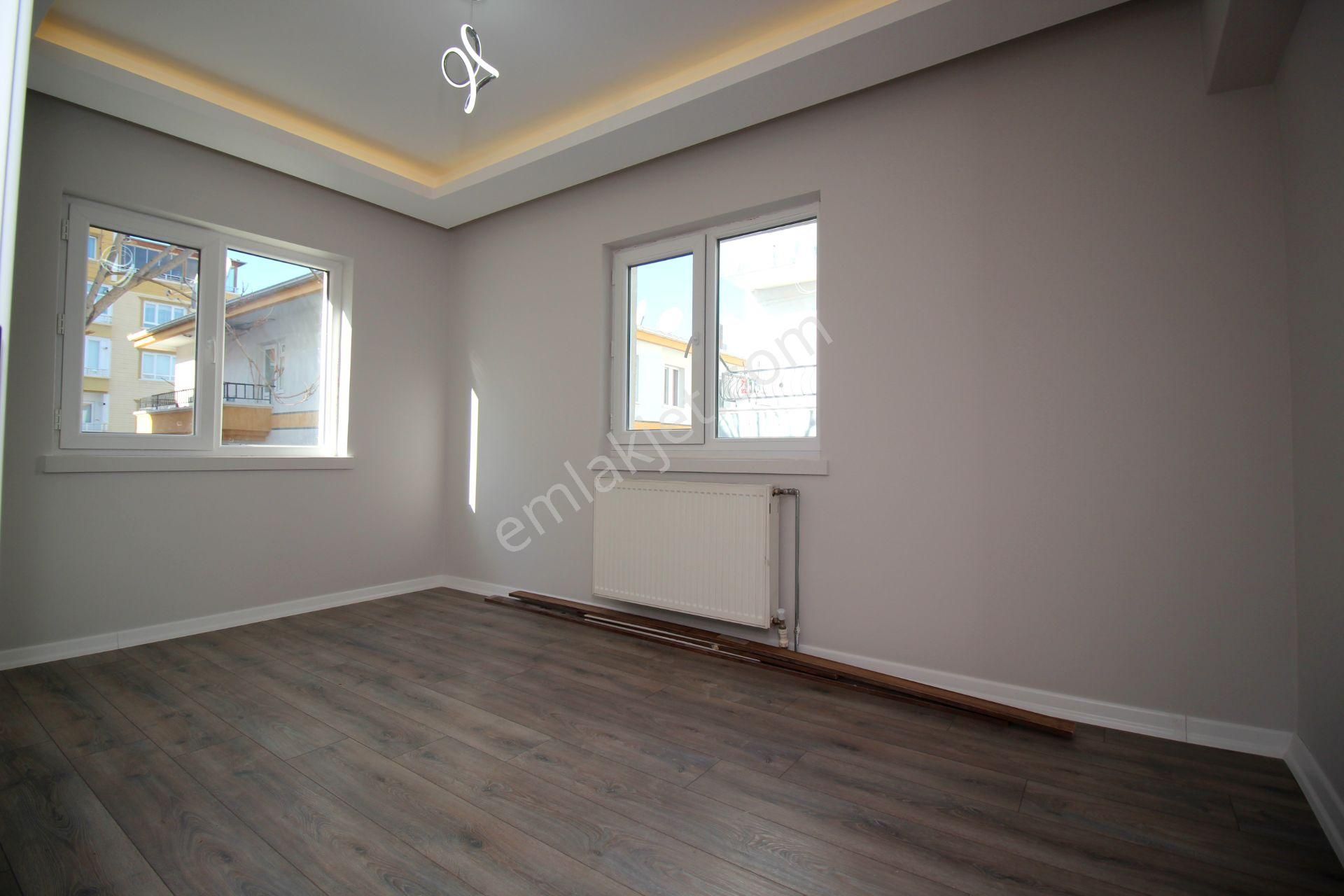 Emre Emlaktan Süvari'de Arakat Oturuma Hazır Full Yapılı 3+1 **boş** Satılık Daire - Görsel 17