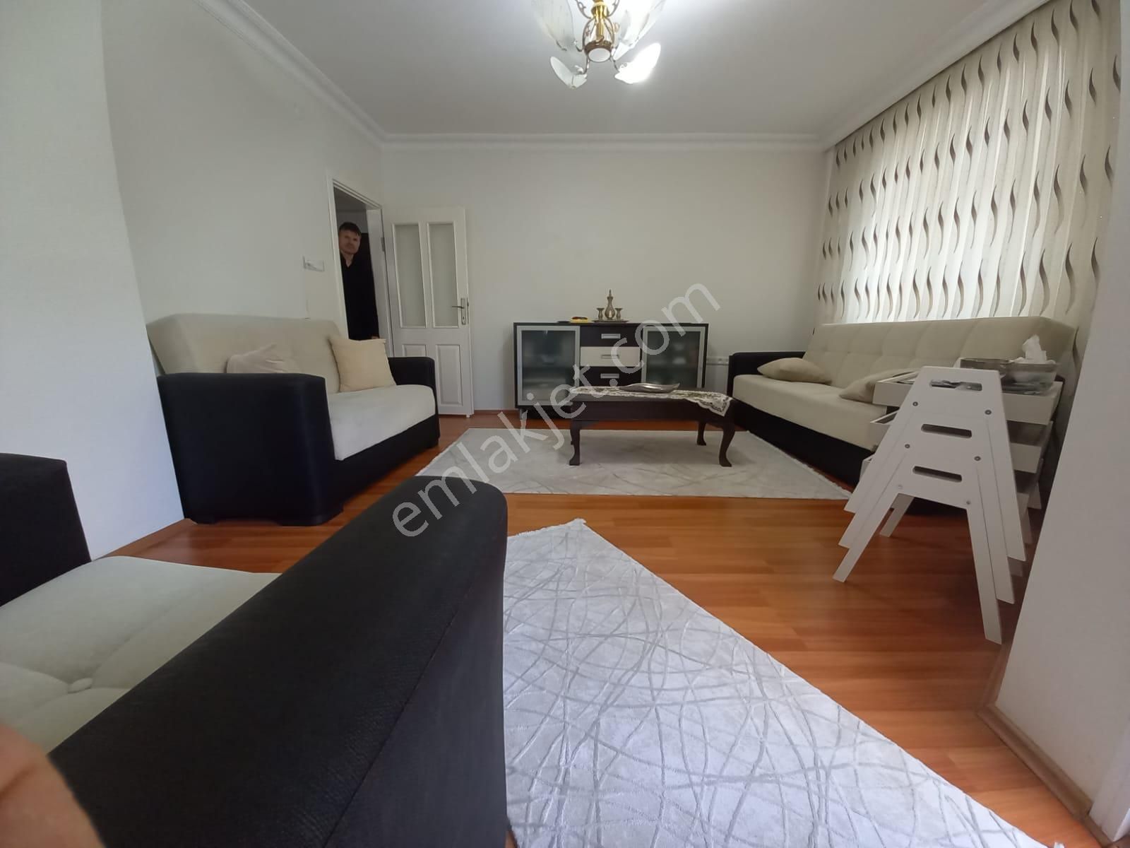 Bahçelievler Soğanlı Ticaret Lisesi Yakını 16 Yıllık 3+1 125 M2 Ebeveyn Banyolu 1.kat Satılık Daire - Görsel 2