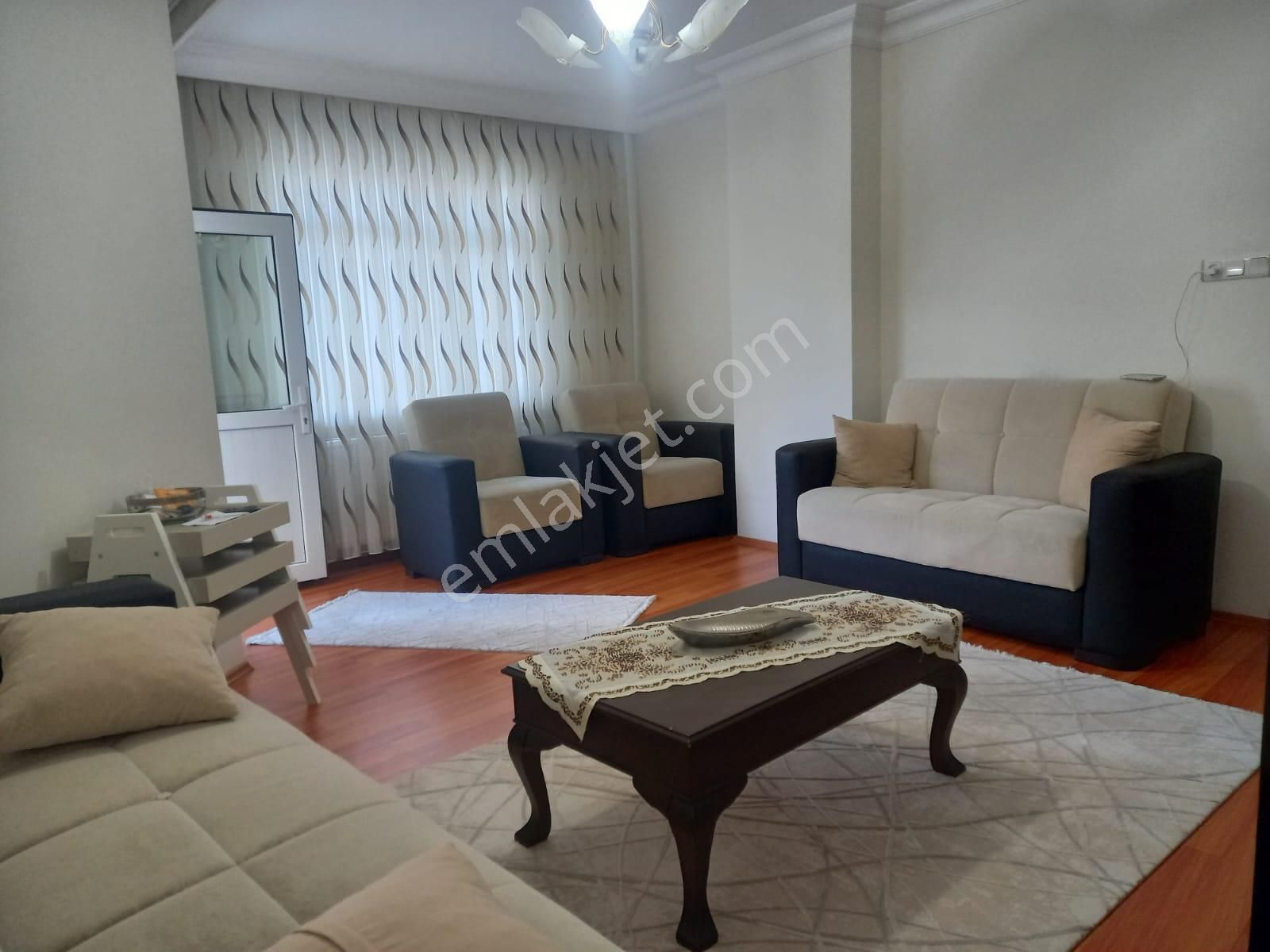 Bahçelievler Soğanlı Ticaret Lisesi Yakını 16 Yıllık 3+1 125 M2 Ebeveyn Banyolu 1.kat Satılık Daire