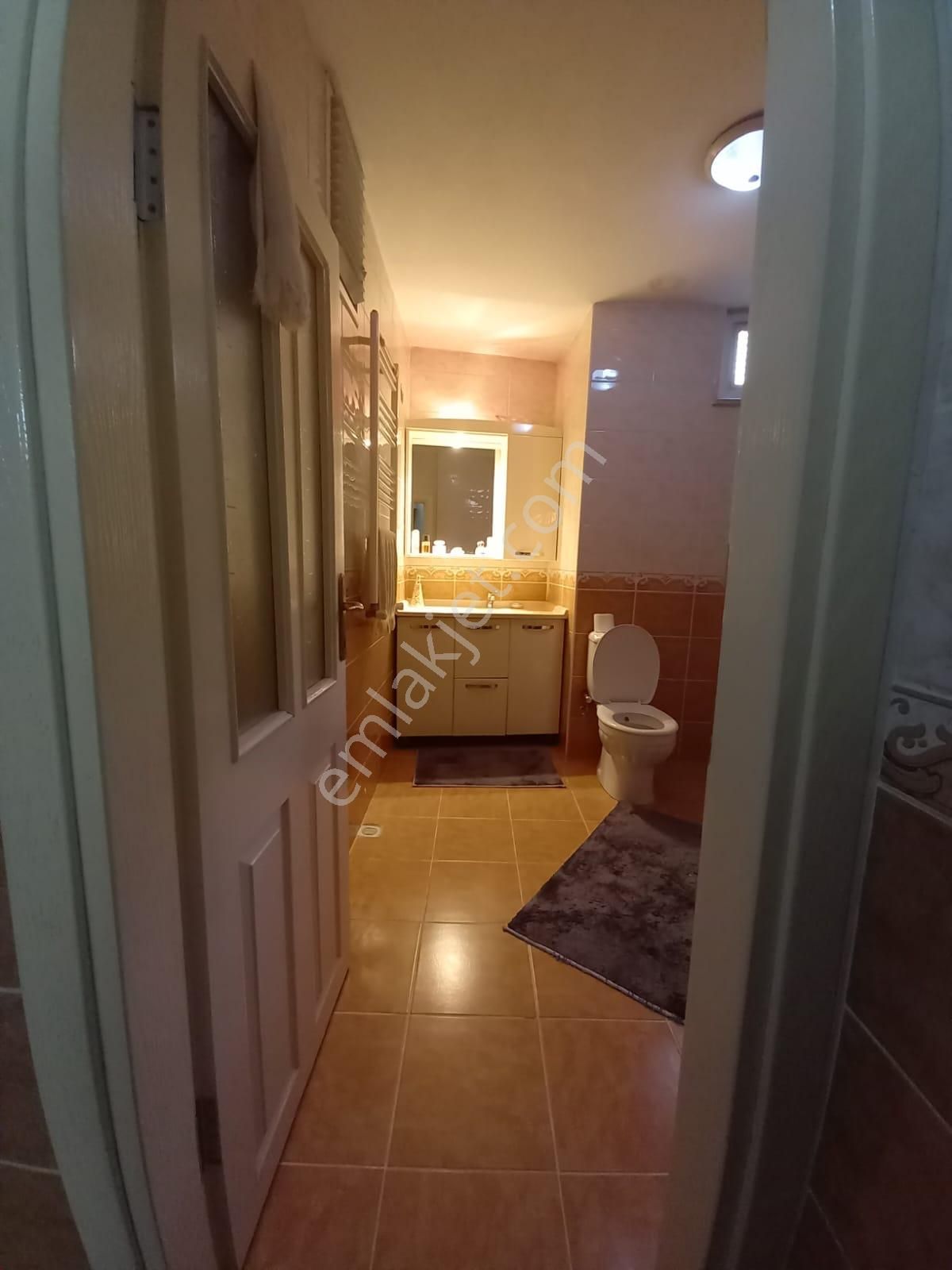 Bahçelievler Soğanlı Ticaret Lisesi Yakını 16 Yıllık 3+1 125 M2 Ebeveyn Banyolu 1.kat Satılık Daire - Görsel 18