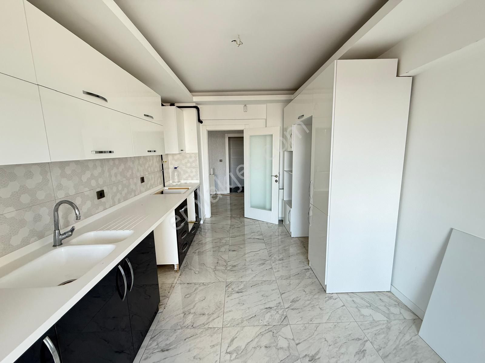 Gökçe Emlak'tan Kiralık Full Yapılı Önü Açık 4+1 10.kat 185m² - Görsel 2