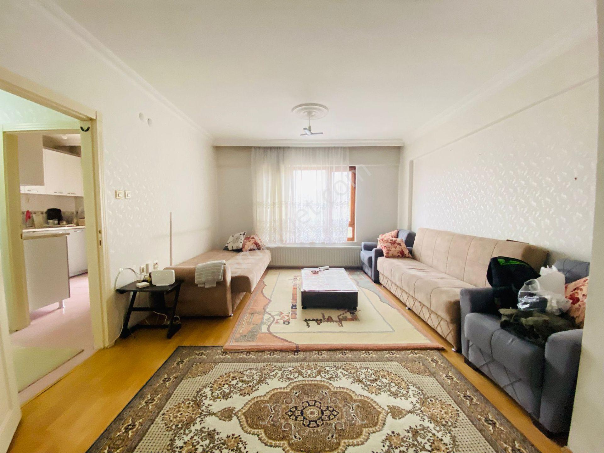 Karaağaç'ta Gazneli Mahmut Cad. Dibi Ara Katta 2+1 Satılık Daire !!! - Görsel 5