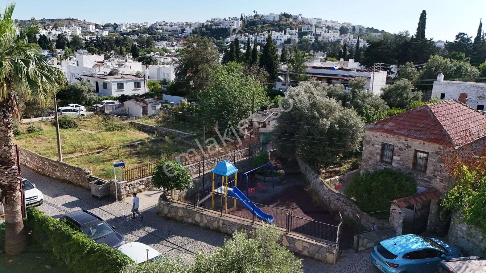 Eskiçeşme'de Satılık Tek Katlı Kagir Ev, Tiny House Ve Bahçesi - Görsel 24