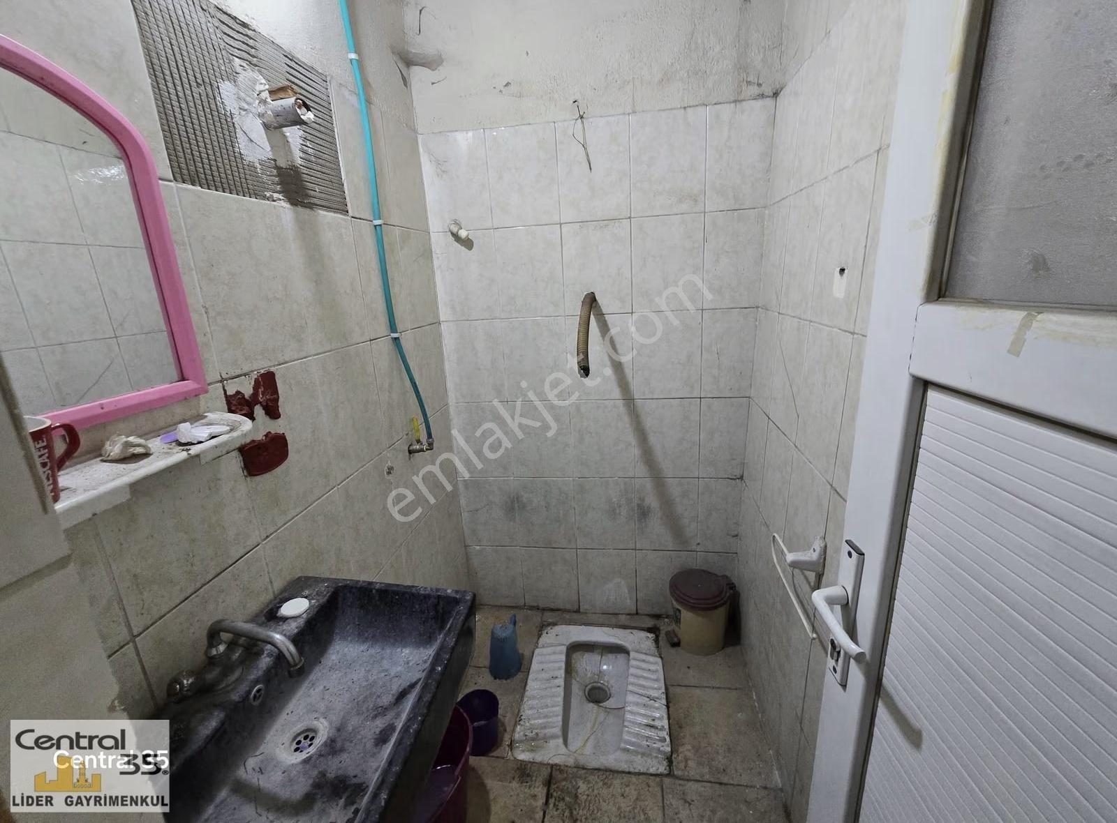 Central 35 Liderden Zafertepe Mh. 95 M² Wc'li Satılık Dükkan - Görsel 2