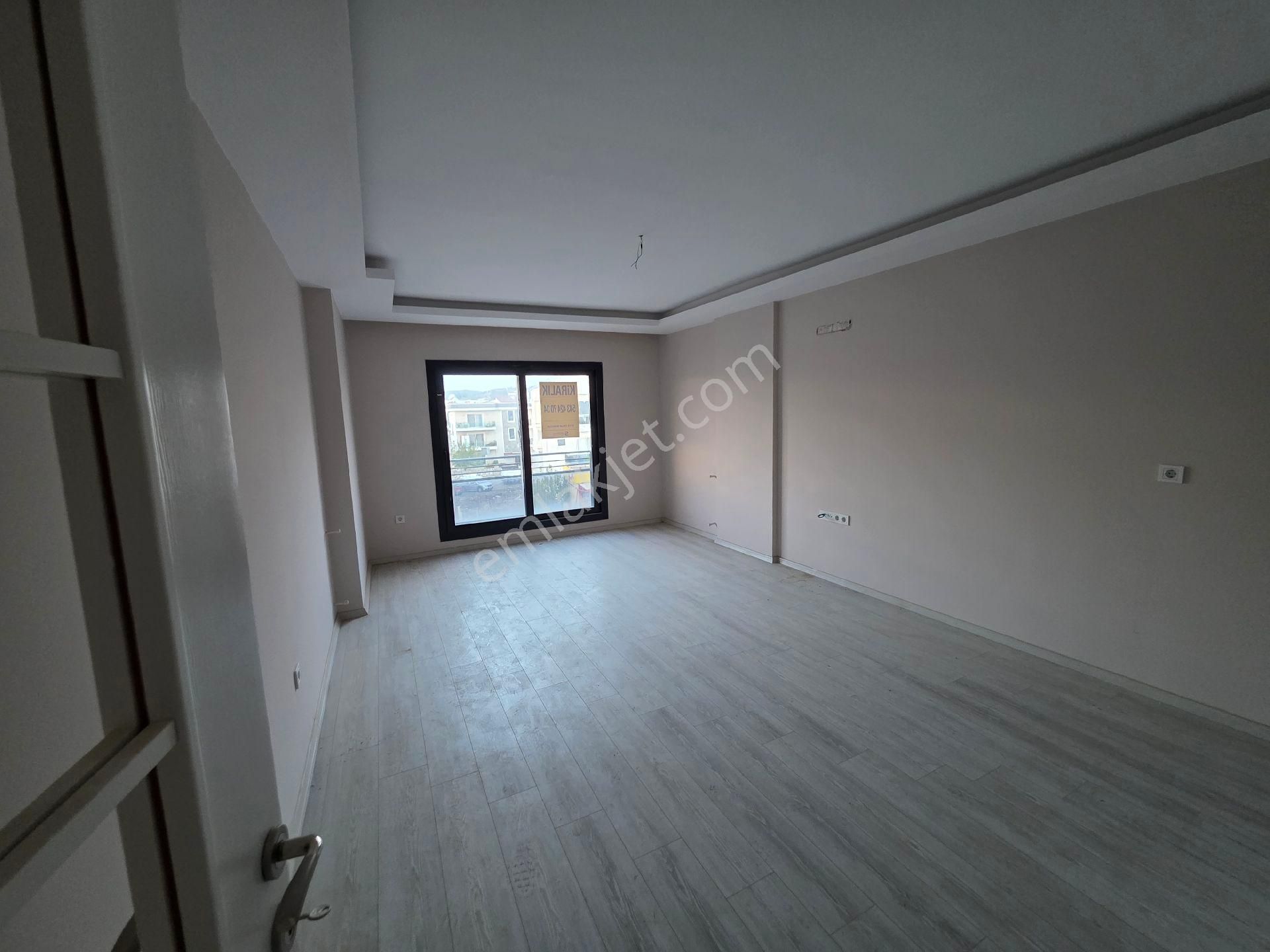 Mumcular Ana Cadde Üzeri Kiralık - Görsel 10