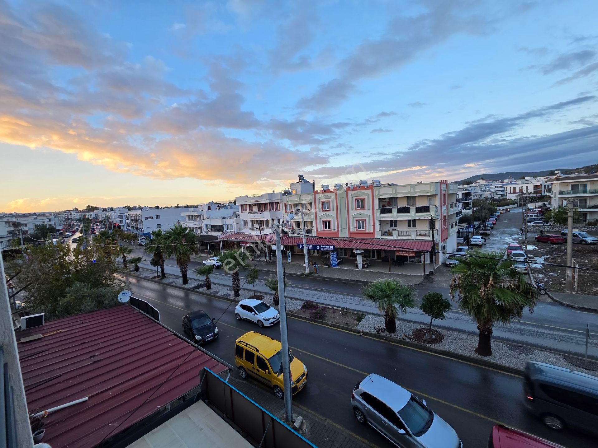 Mumcular Ana Cadde Üzeri Kiralık