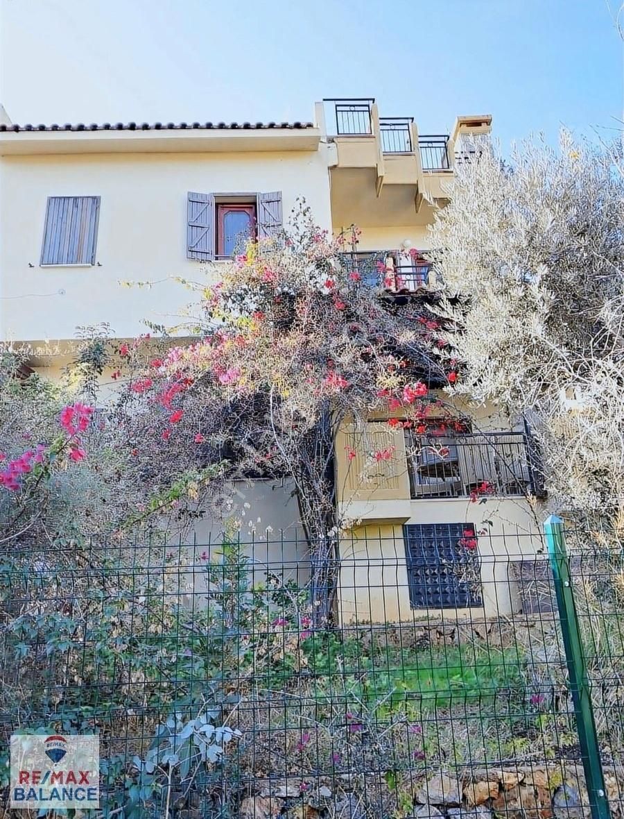 Bodrum Kıyıkışlacıkta Site İçerisi Denize Sıfır 170 M2 Villa