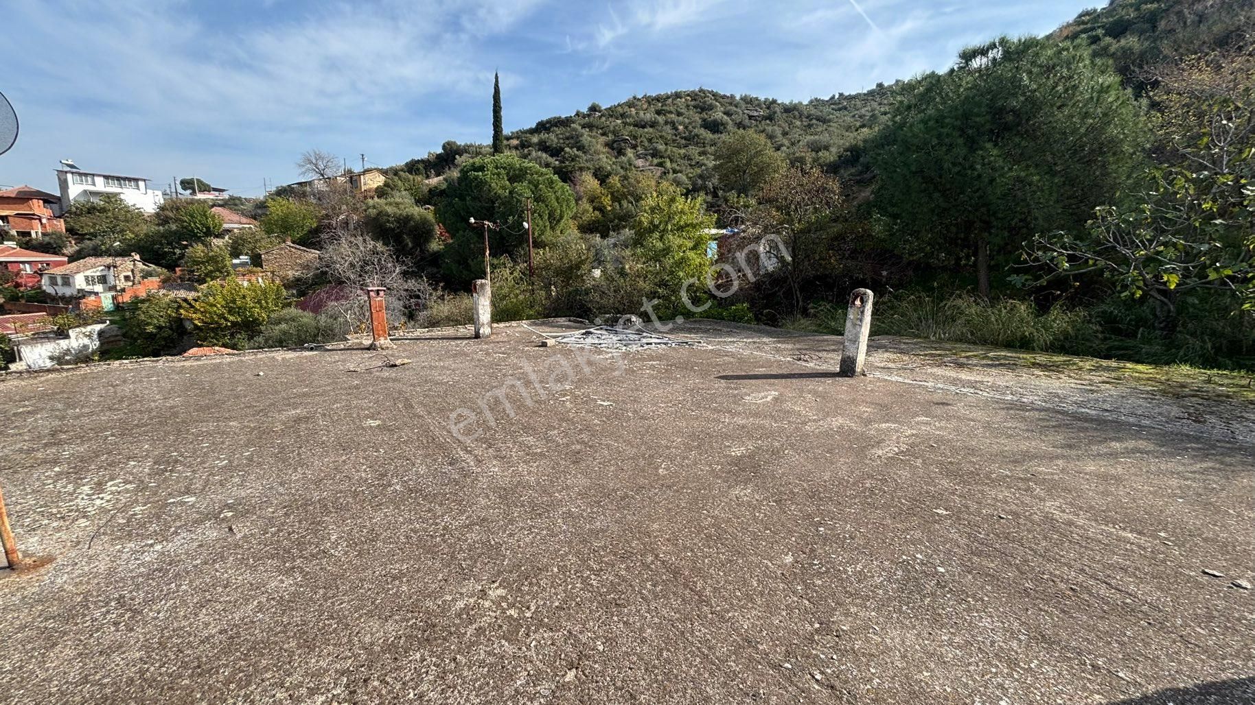 Bağarası’nda Bahçeli Harika Manzaralı Müstakil Ev - Görsel 13