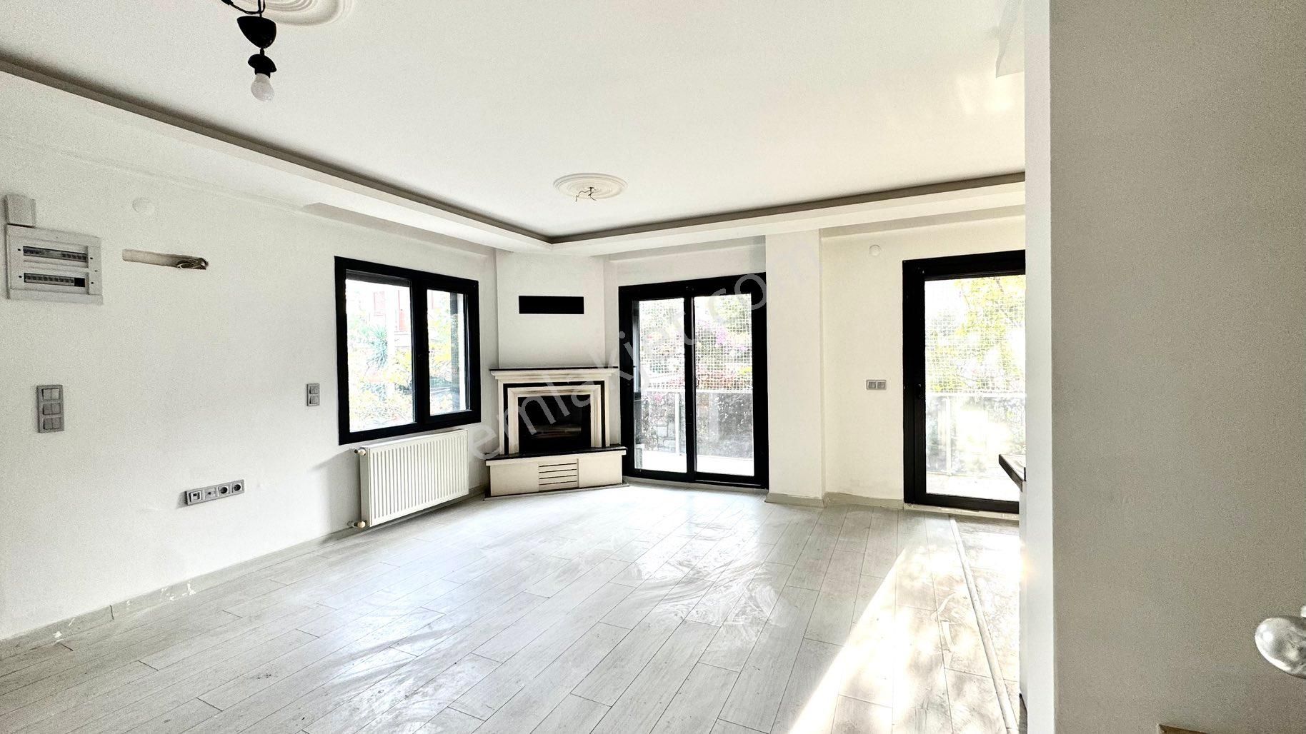 Urla Zeytinalanı’nda Deniz Manzaralı Teraslı Satılık Villa - Görsel 4