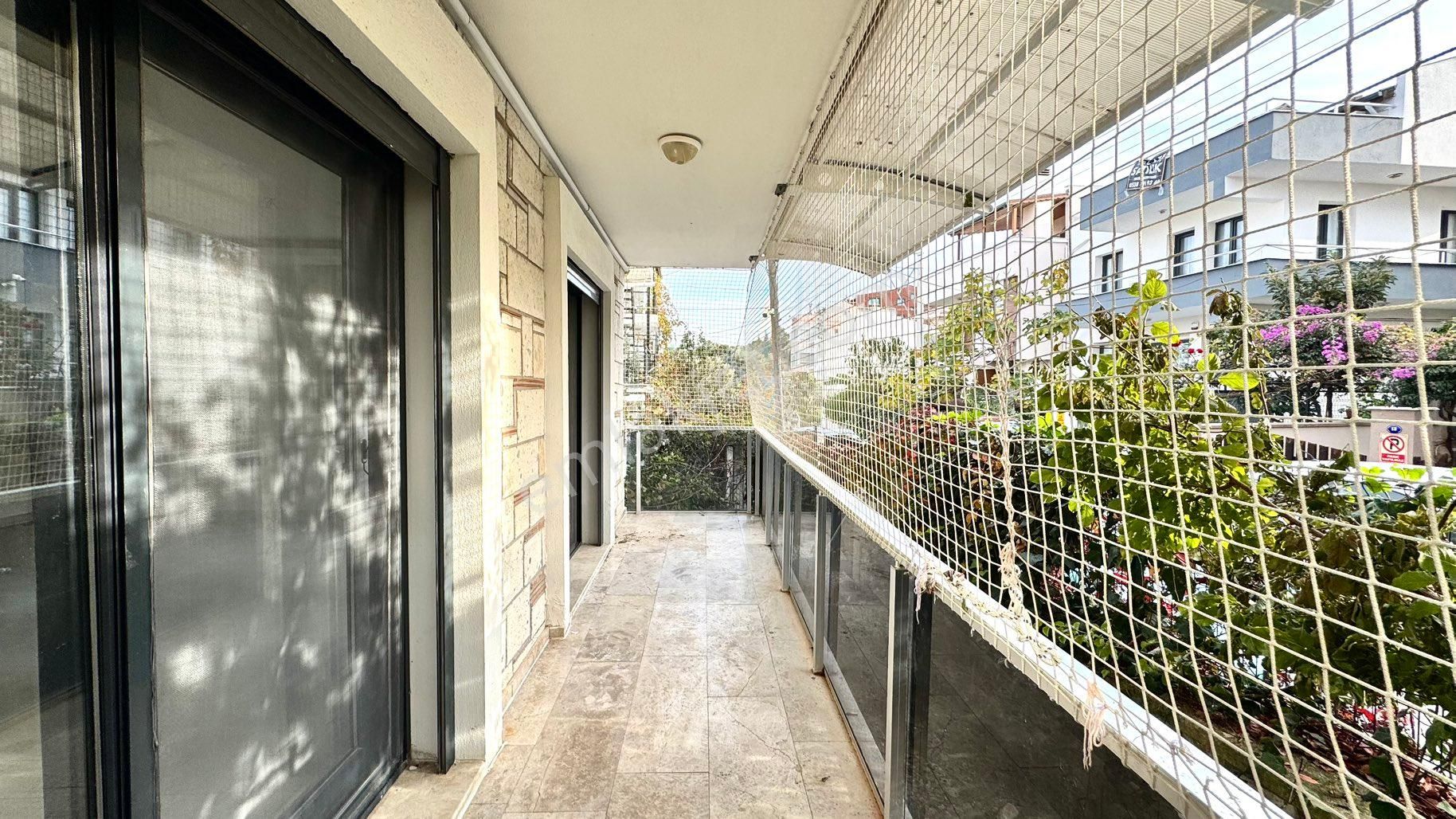 Urla Zeytinalanı’nda Deniz Manzaralı Teraslı Satılık Villa - Görsel 14