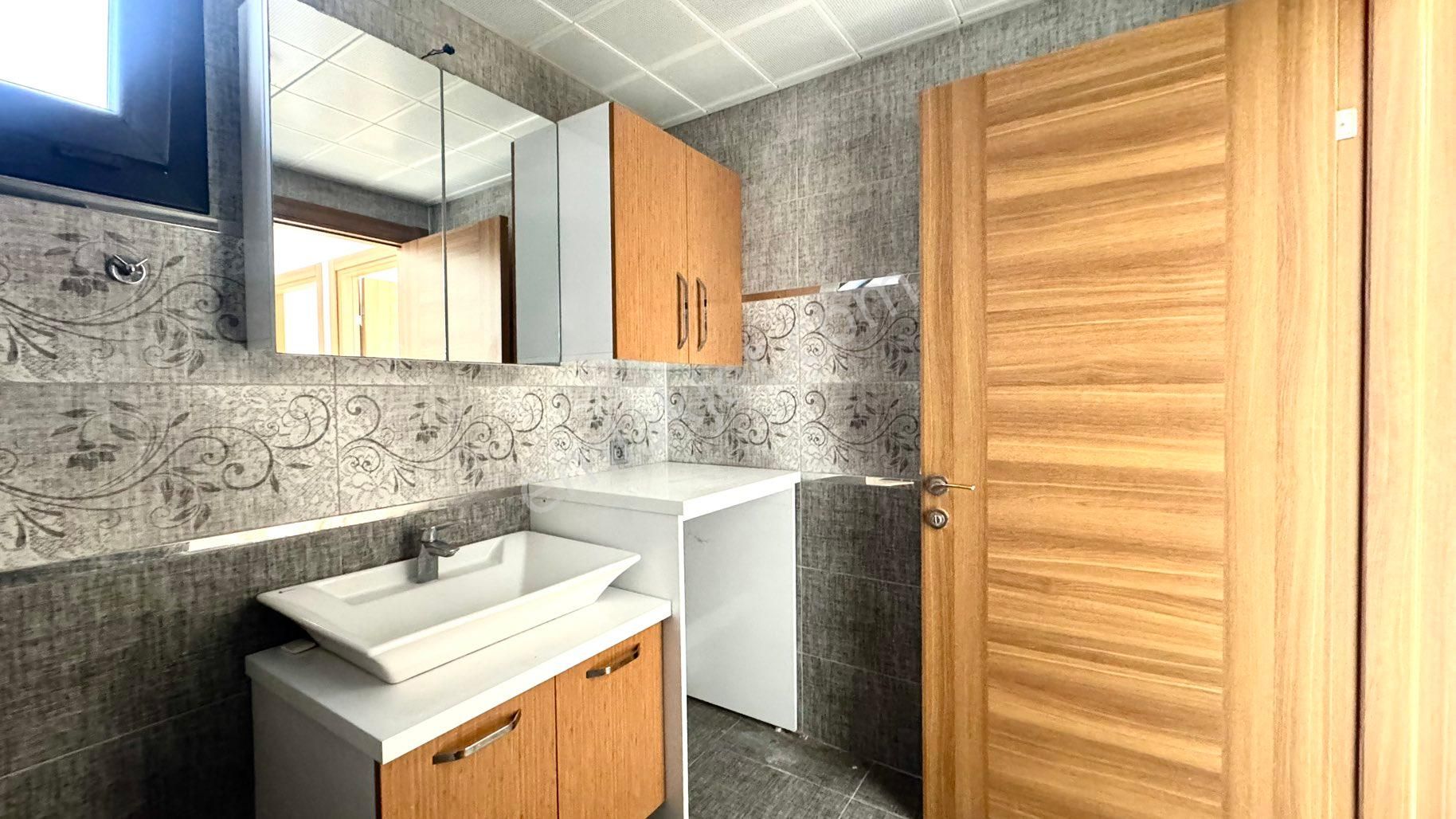 Urla Zeytinalanı’nda Deniz Manzaralı Teraslı Satılık Villa - Görsel 24