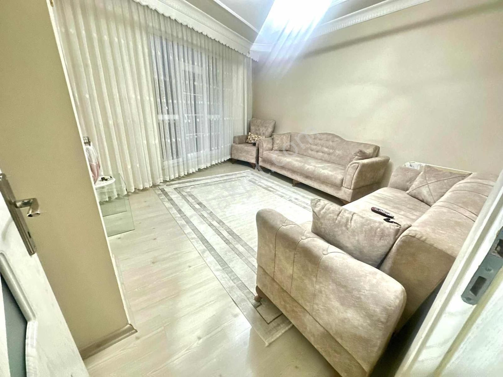 Pusula İnşaatan Esentepe Mah. Parka Cephe Balkonlu 1. Kat Daire - Görsel 35