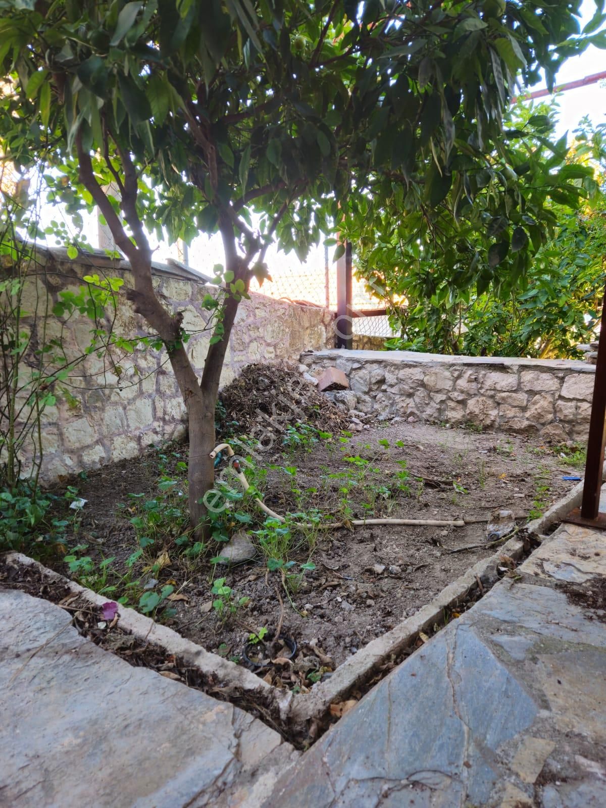 Karaburun Çatalkaya'da Deniz Manzaralı Müstakil Ev - Görsel 11