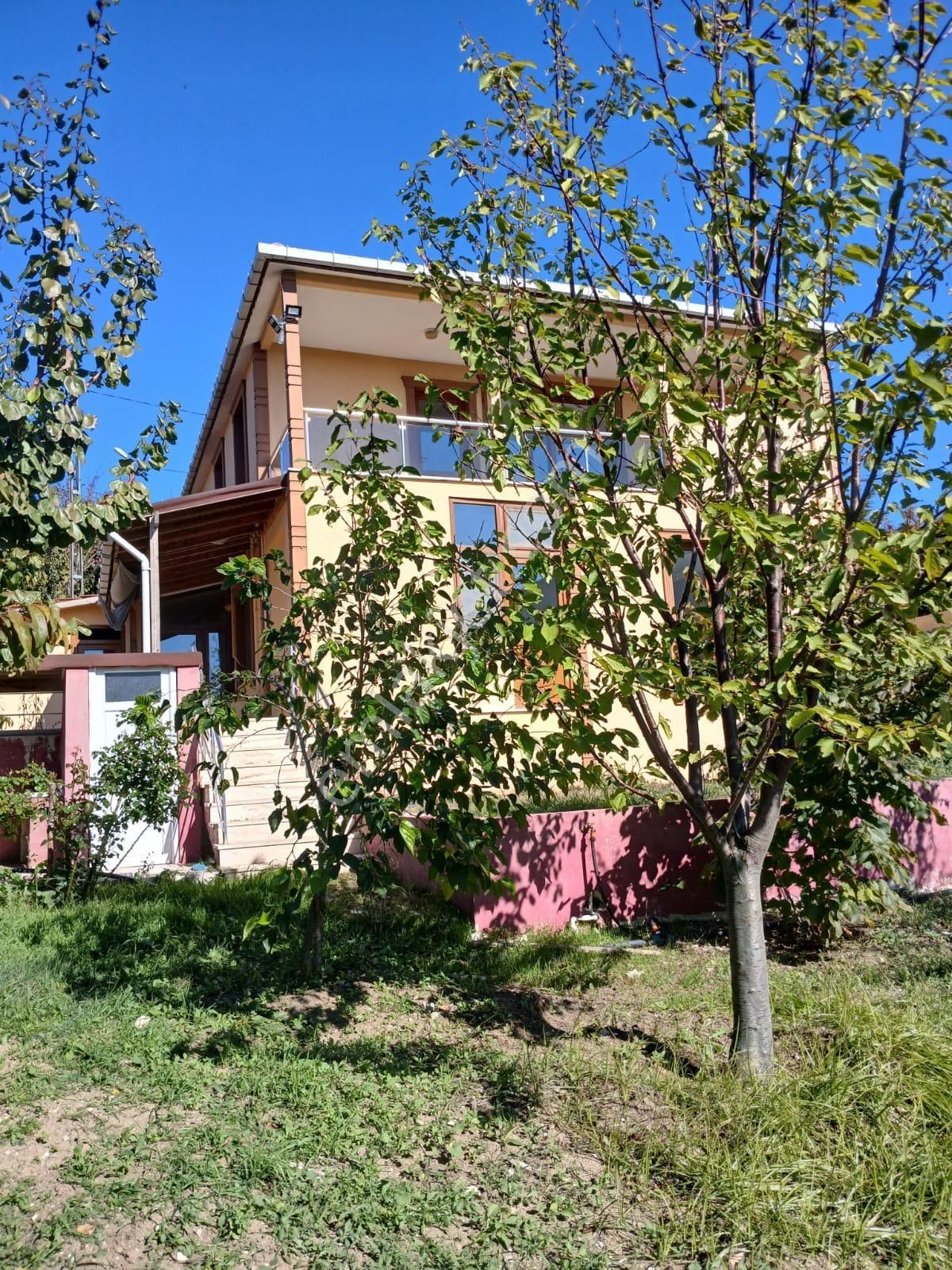 Çatalca Çakılda 670m Arsada 7 Odalı Satılık 2 Katlı Düşeş Kazandıracak Ev No:462