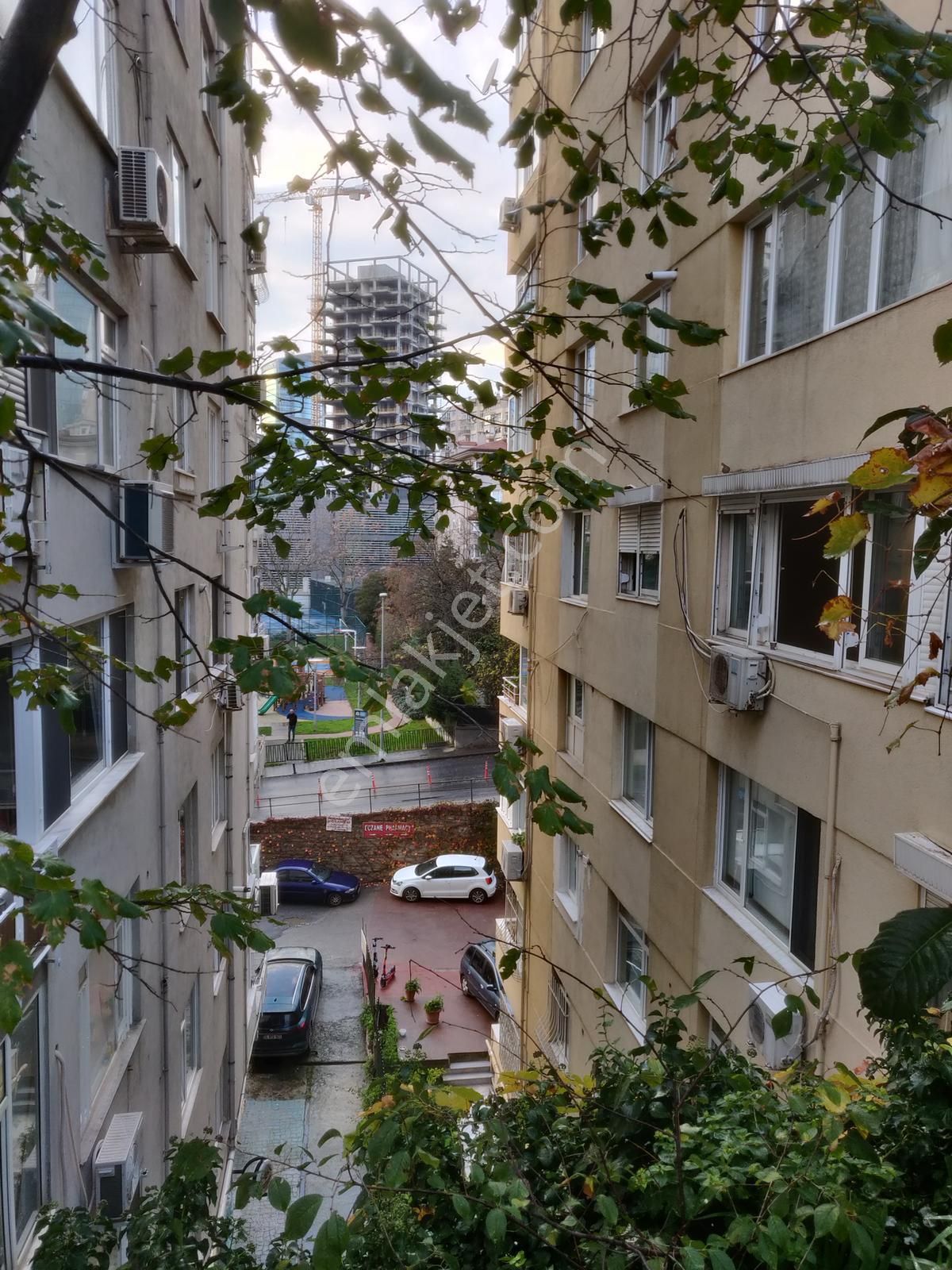 Levent Nispetiye Site İçinde Satılık 3+1 Boş Yatırımlık - Görsel 2