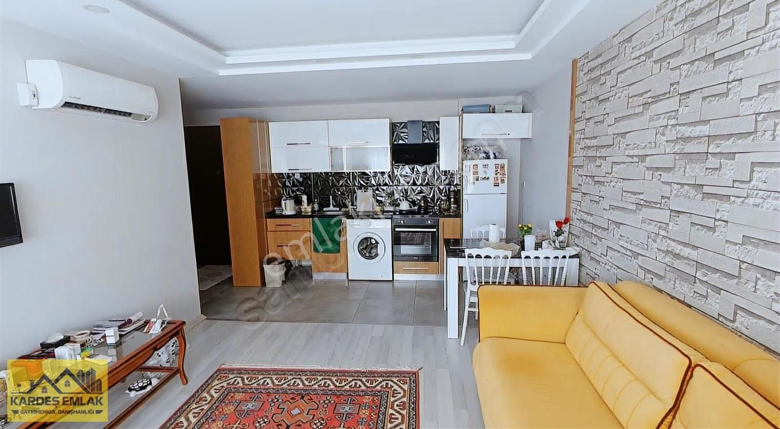 Kardes Emlaktan Stadyum Civari Cadde Üzeri Eşyalı Havuzlu 1+1 - Görsel 9