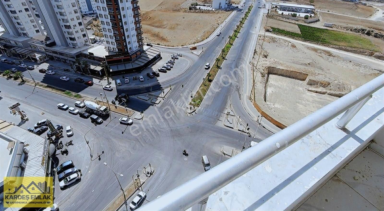 Kardeş Emlaktan Carkiparede Soulmate Kavşağında 3+1 K.mutfak