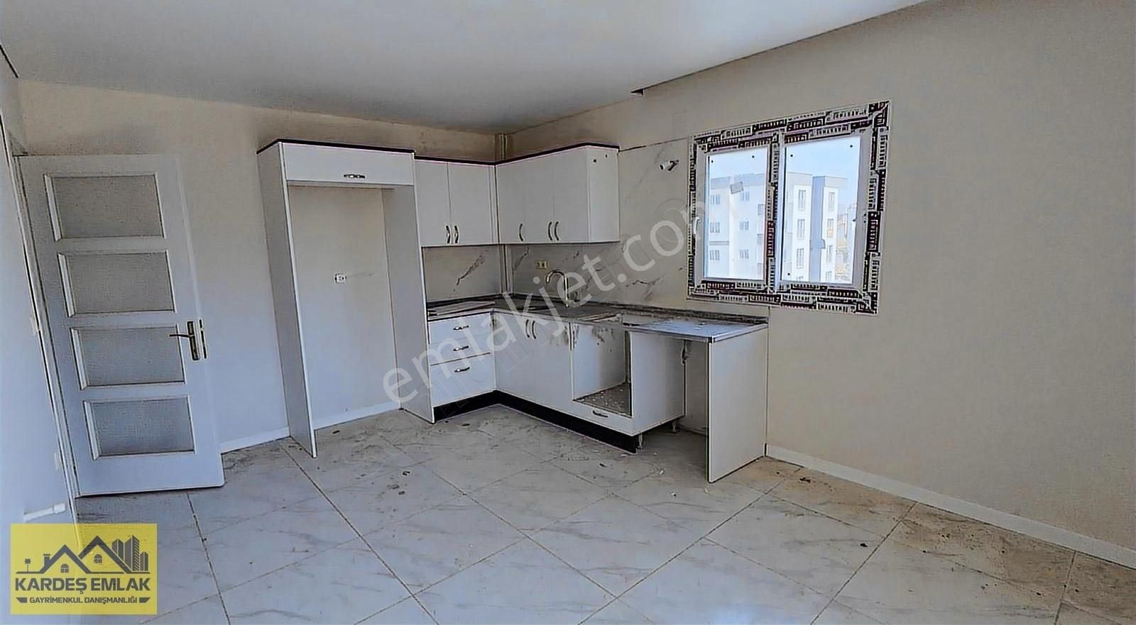 Kardeş Emlaktan Carkiparede Soulmate Kavşağında 3+1 K.mutfak - Görsel 8