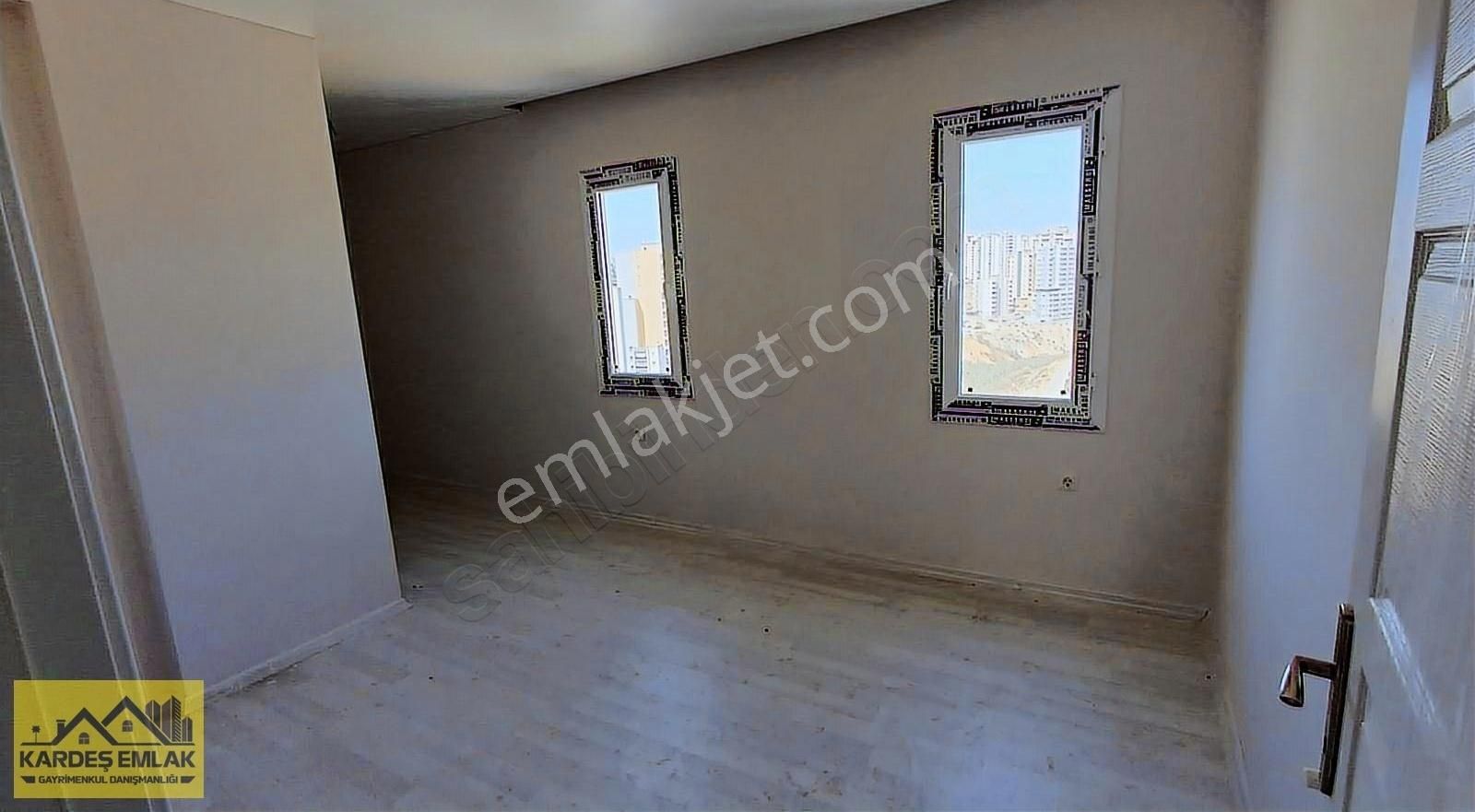 Kardeş Emlaktan Carkiparede Soulmate Kavşağında 3+1 K.mutfak - Görsel 2