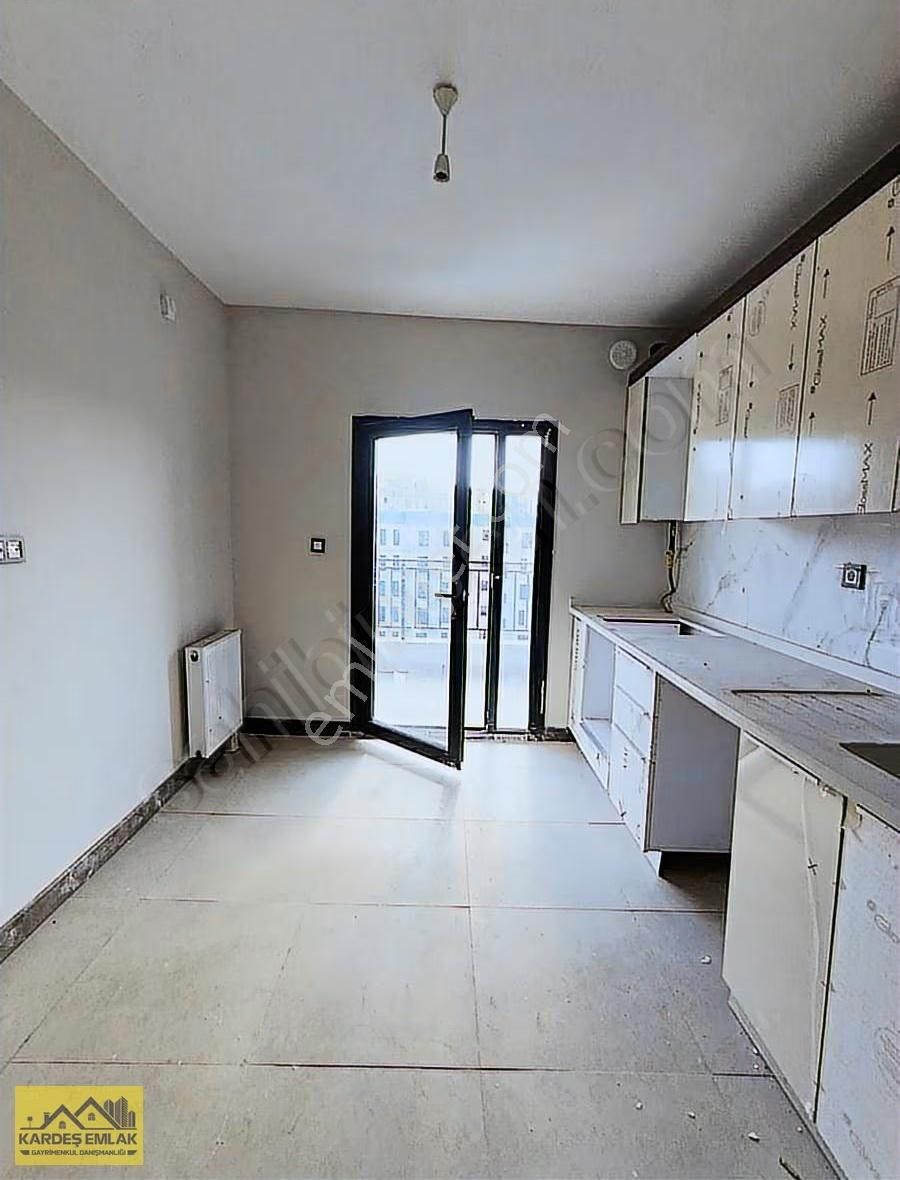 Kardeş Emlaktan Buruk Cumhuriyet Mh De 3+1 Sıfır Kiralık Daire