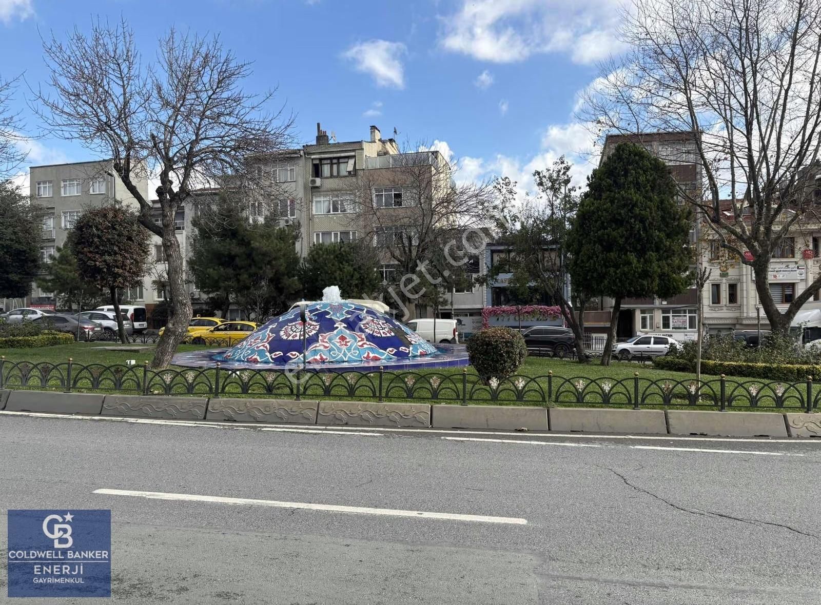 Fatih'te Mihrimah Sultan Camii Karşısında Cadde Üstü Daire - Görsel 2