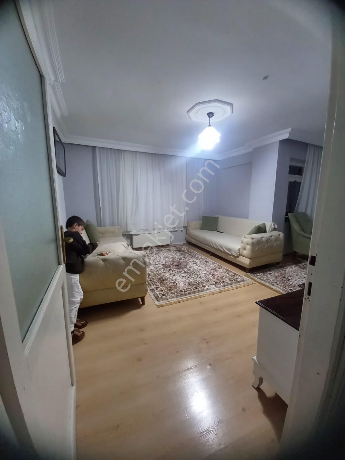 Bahçelievler Cumhuriyet Mahallesi 27 Yıllık Binada 3+1 125 M2 5.kat Asansörsüz Hisseli Satılık Daire - Görsel 3