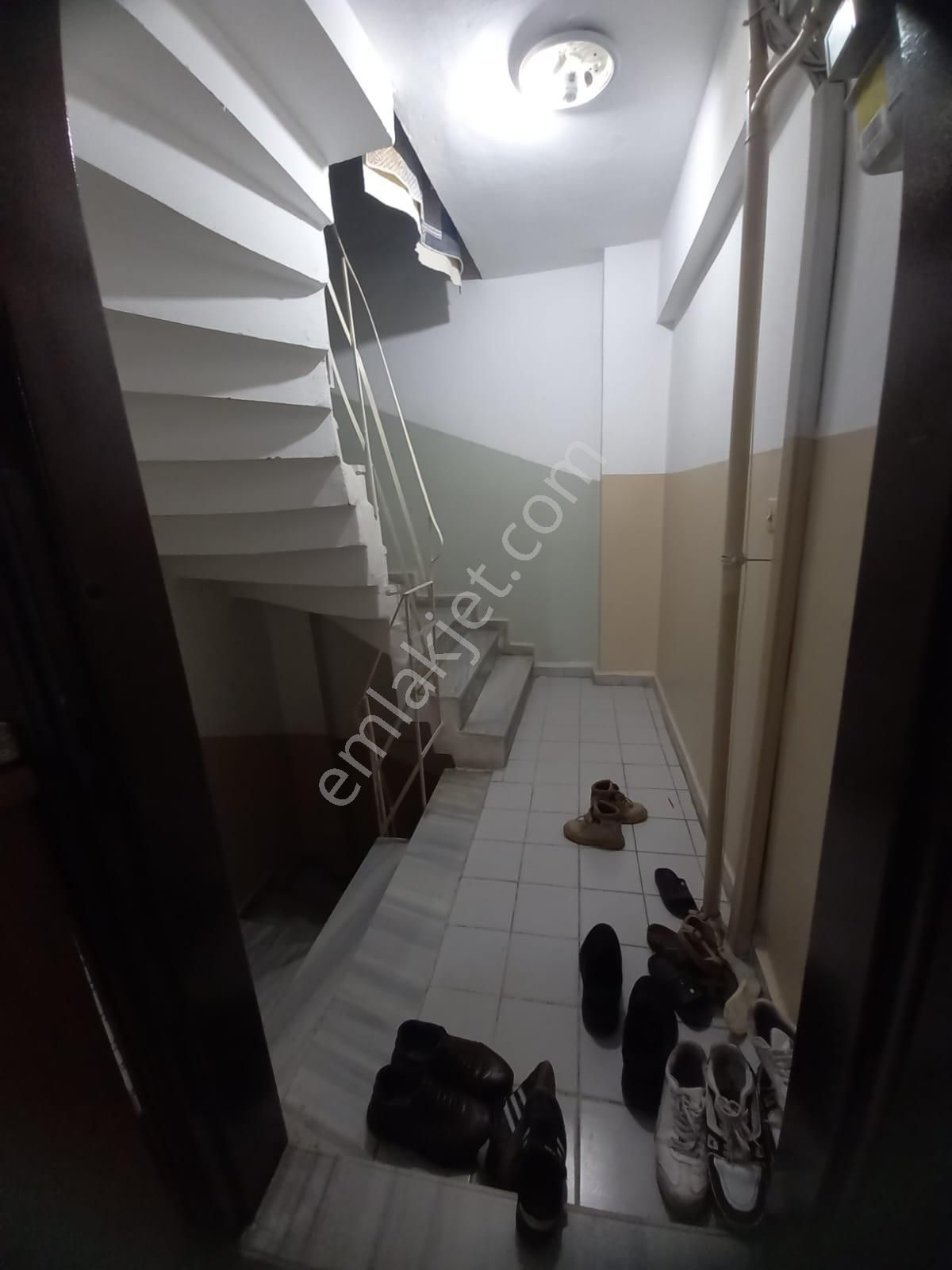 Bahçelievler Cumhuriyet Mahallesi 27 Yıllık Binada 3+1 125 M2 5.kat Asansörsüz Hisseli Satılık Daire - Görsel 23