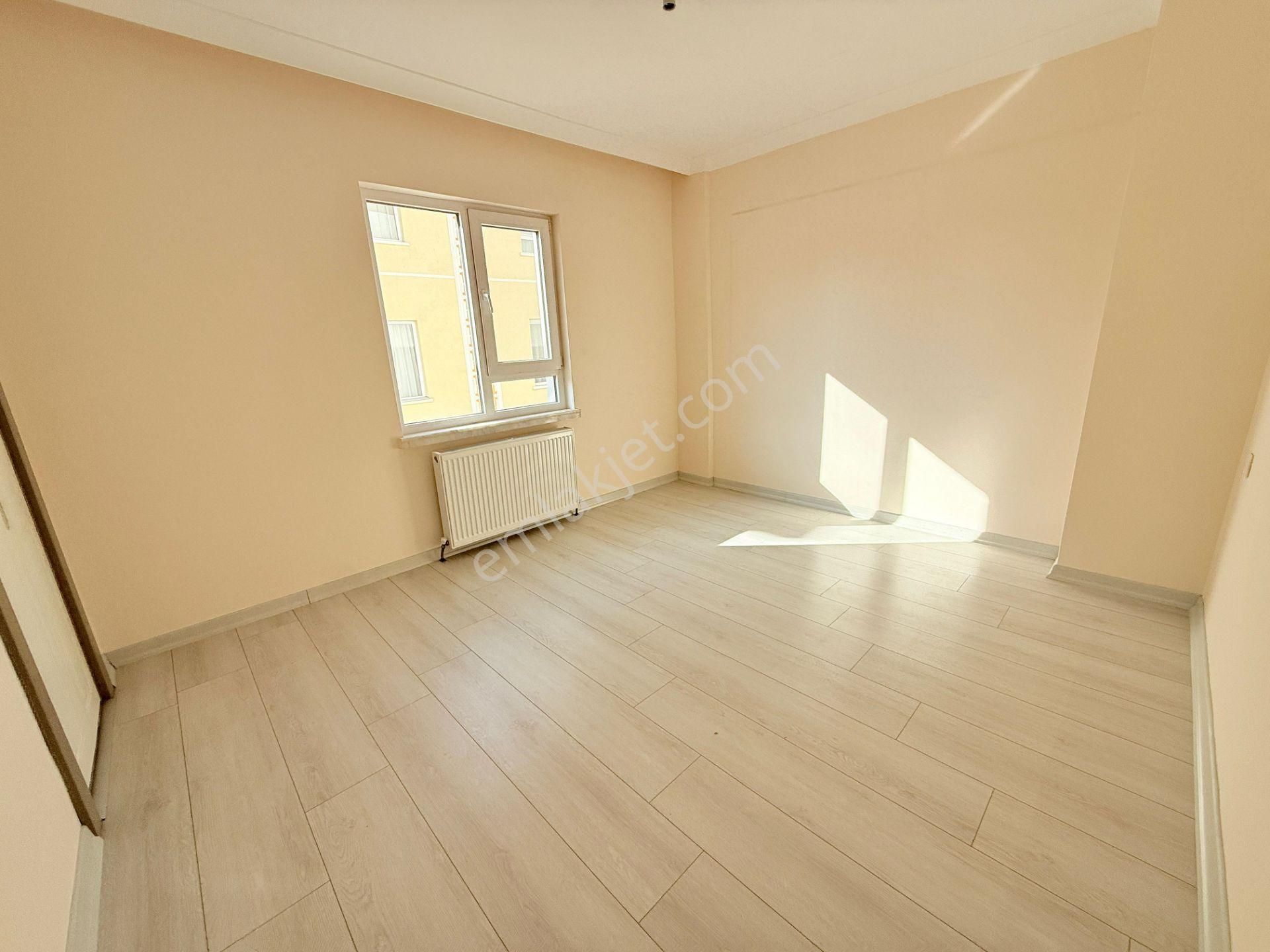 Yıldız'dan Cadde Üstünde Ara Kat Cam Balkonlu Ara Kat Masrafsız 3+1 !!! - Görsel 24