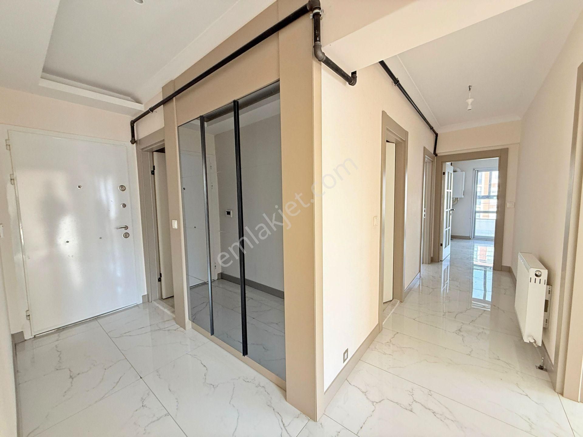 Yıldız'dan Cadde Üstünde Ara Kat Cam Balkonlu Ara Kat Masrafsız 3+1 !!! - Görsel 30