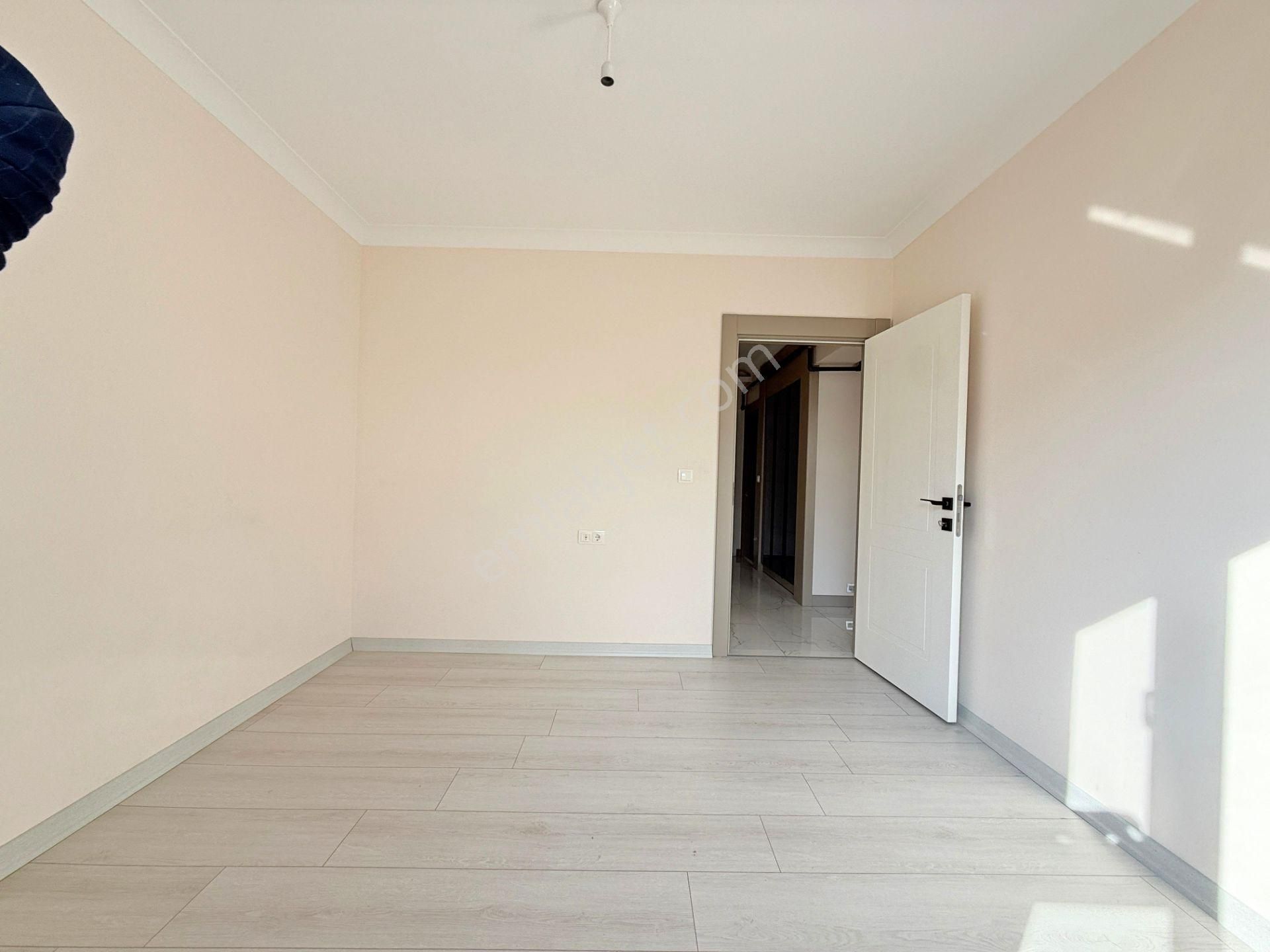 Yıldız'dan Cadde Üstünde Ara Kat Cam Balkonlu Ara Kat Masrafsız 3+1 !!! - Görsel 19