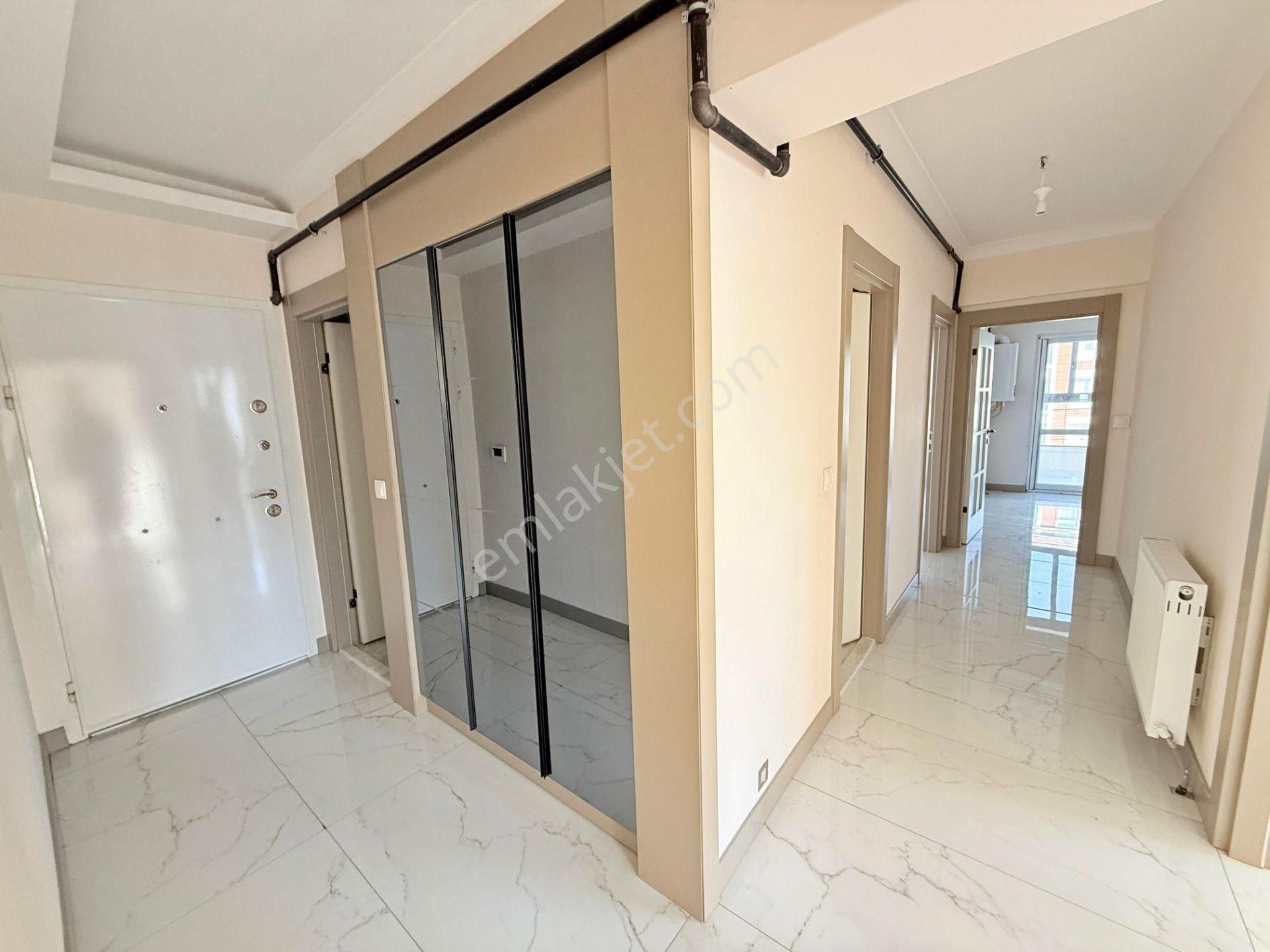 Yıldız'dan Cadde Üstünde Ara Kat Cam Balkonlu Ara Kat Masrafsız 3+1 !!! - Görsel 29