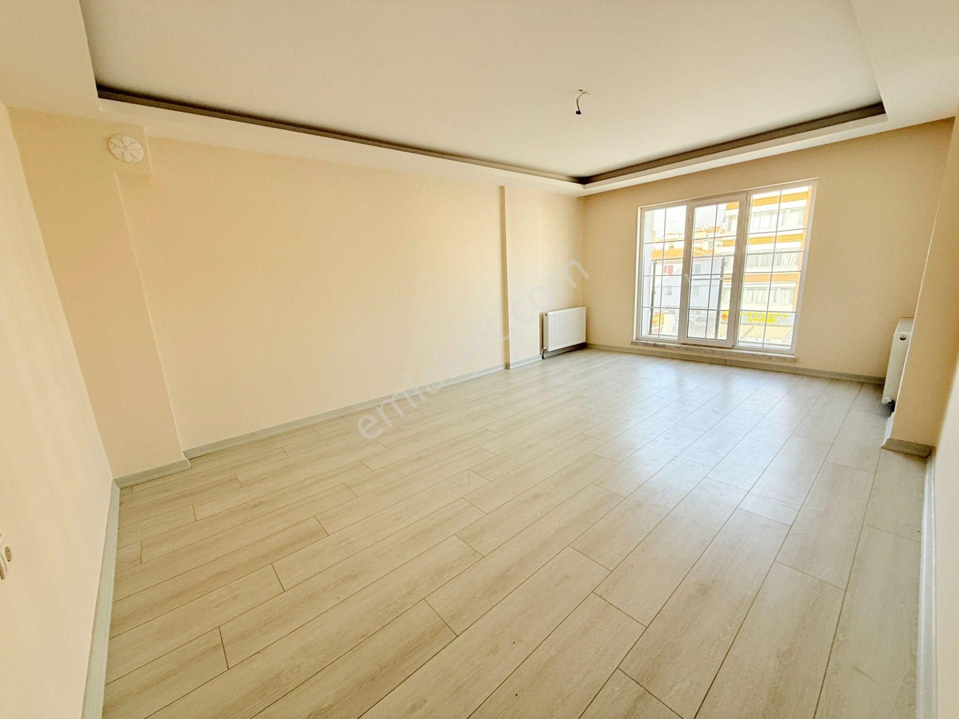 Yıldız'dan Cadde Üstünde Ara Kat Cam Balkonlu Ara Kat Masrafsız 3+1 !!! - Görsel 13