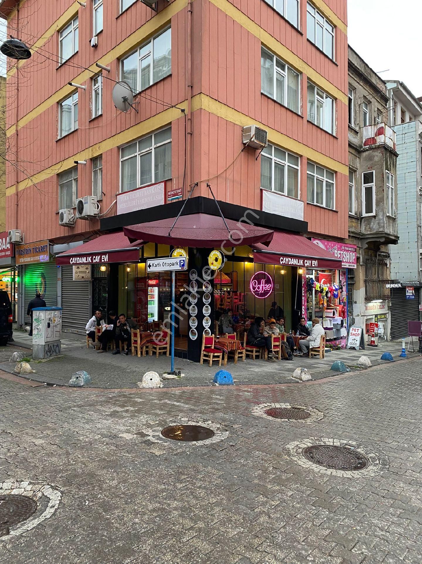 Kadıköy Merkezde Rıhtıma Yakın Köşe Başı Devirli Kafe Çay Evi - Görsel 5