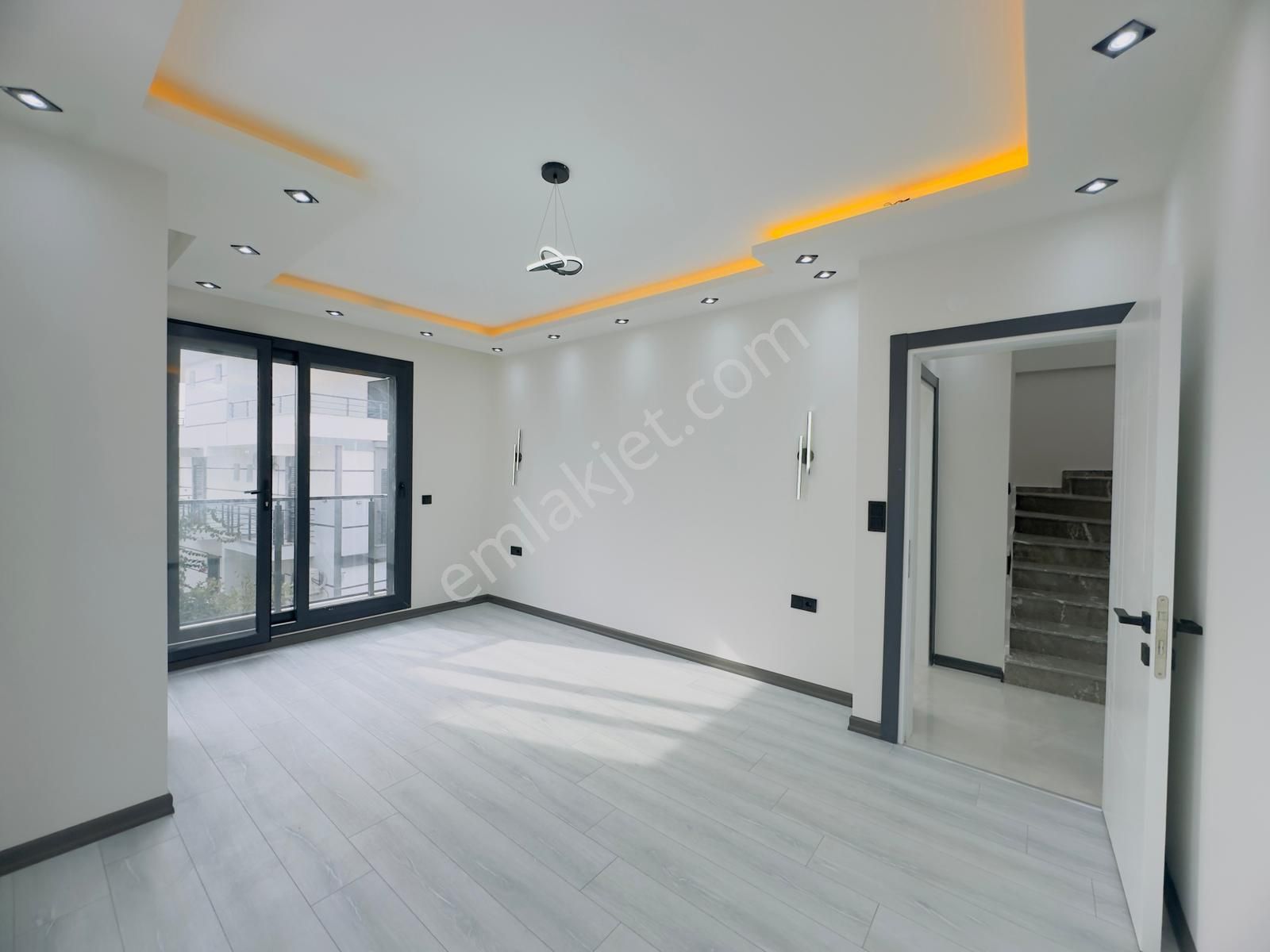 Hisar Mahallesin'de 3+1 Müstakil Havuzlu Tripleks Villa - Görsel 5