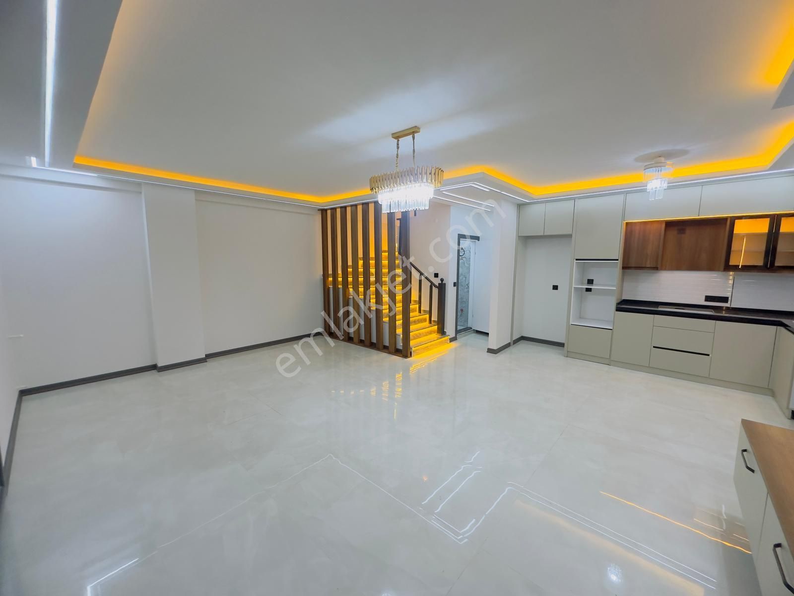 Hisar Mahallesin'de 3+1 Müstakil Havuzlu Tripleks Villa - Görsel 11