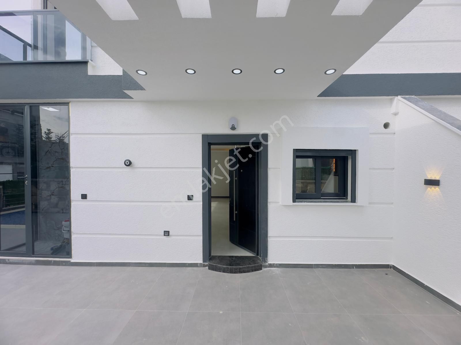 Hisar Mahallesin'de 3+1 Müstakil Havuzlu Tripleks Villa - Görsel 4