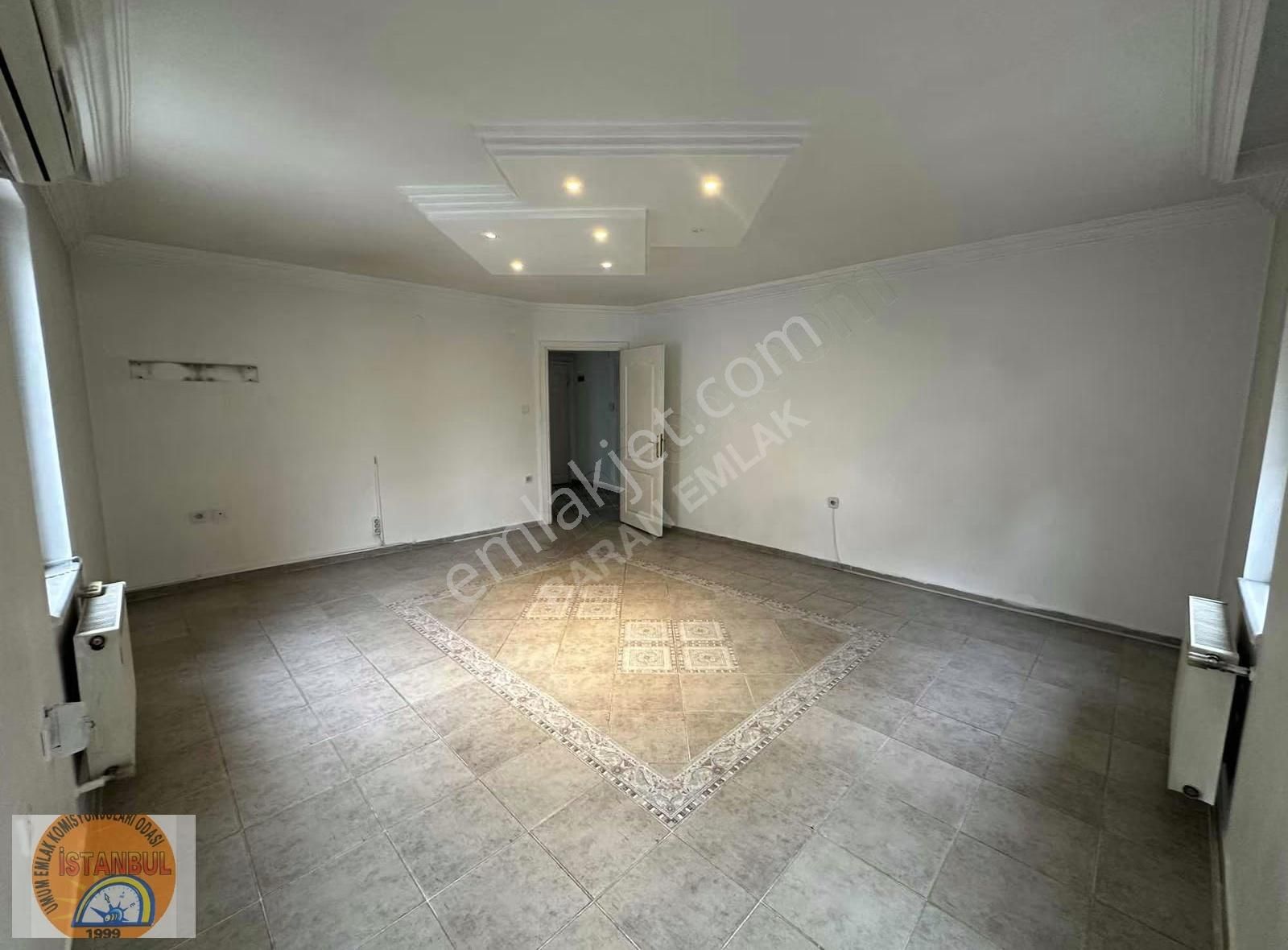 Caddeyi Gören İş Merkezinde Kiralık Köşe Başı İş Yeri - Görsel 26