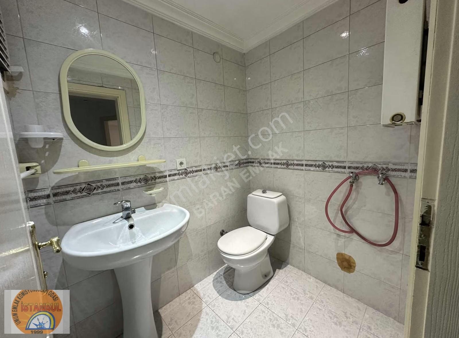 Caddeyi Gören İş Merkezinde Kiralık Köşe Başı İş Yeri - Görsel 13