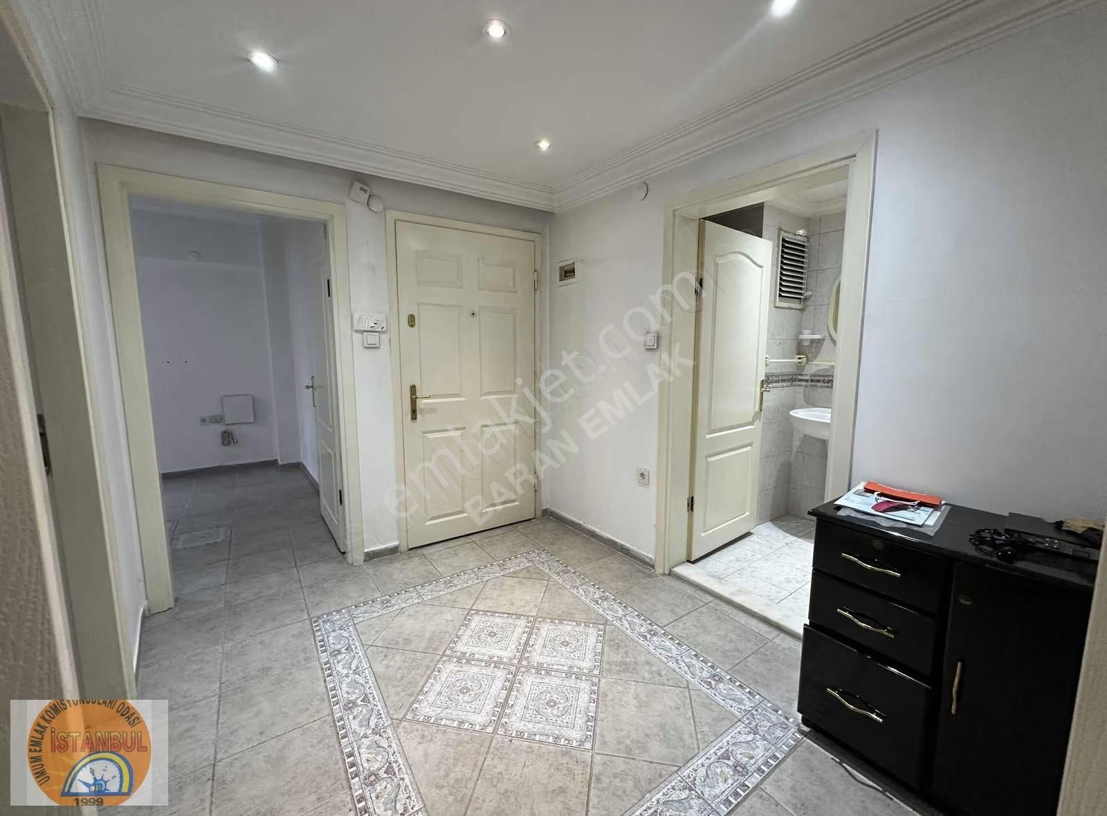 Caddeyi Gören İş Merkezinde Kiralık Köşe Başı İş Yeri - Görsel 7