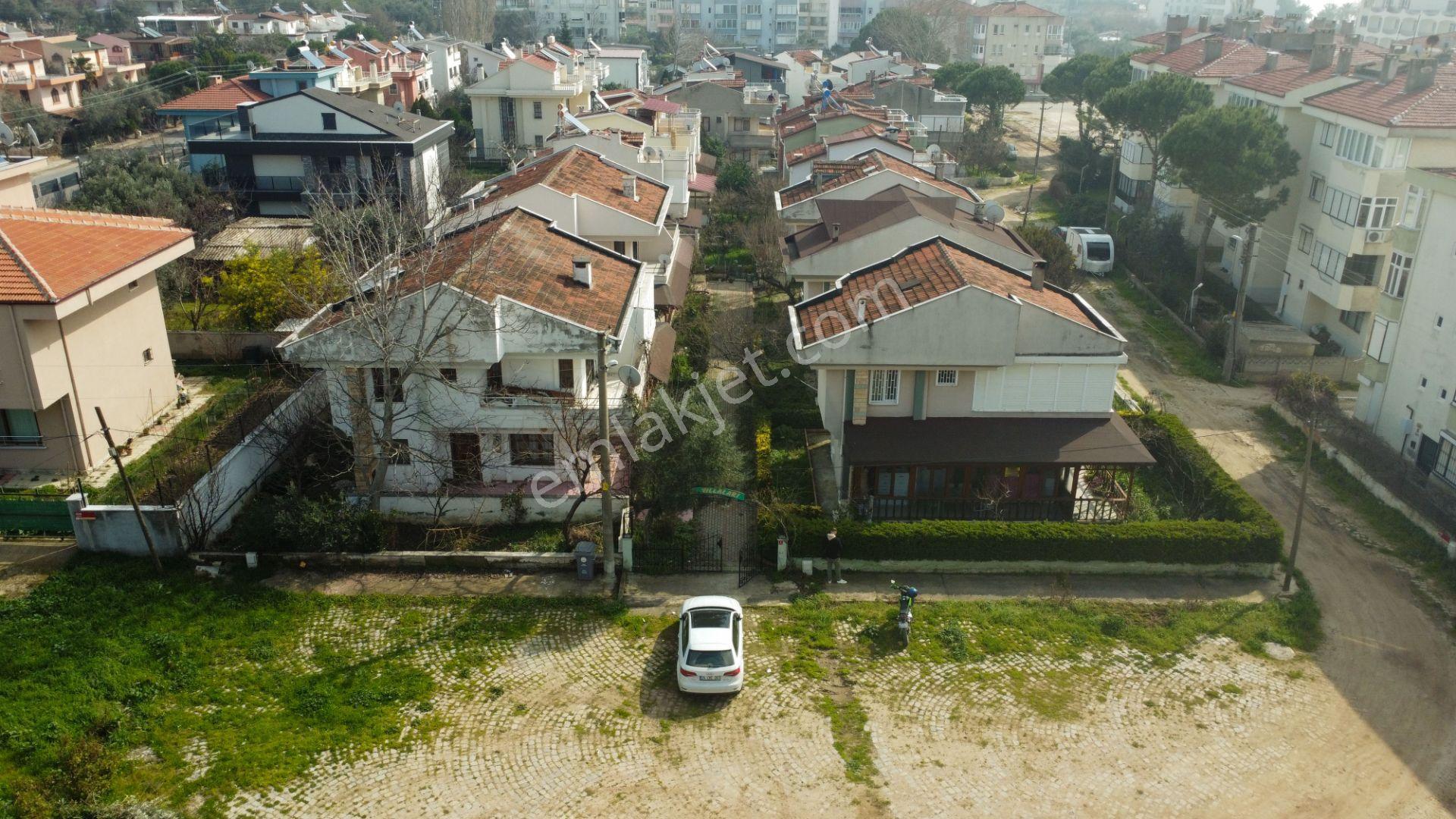 Opima Emlaktan Sahil Mahallesinde Nezih Site İçinde Satılık 3+1 Villa