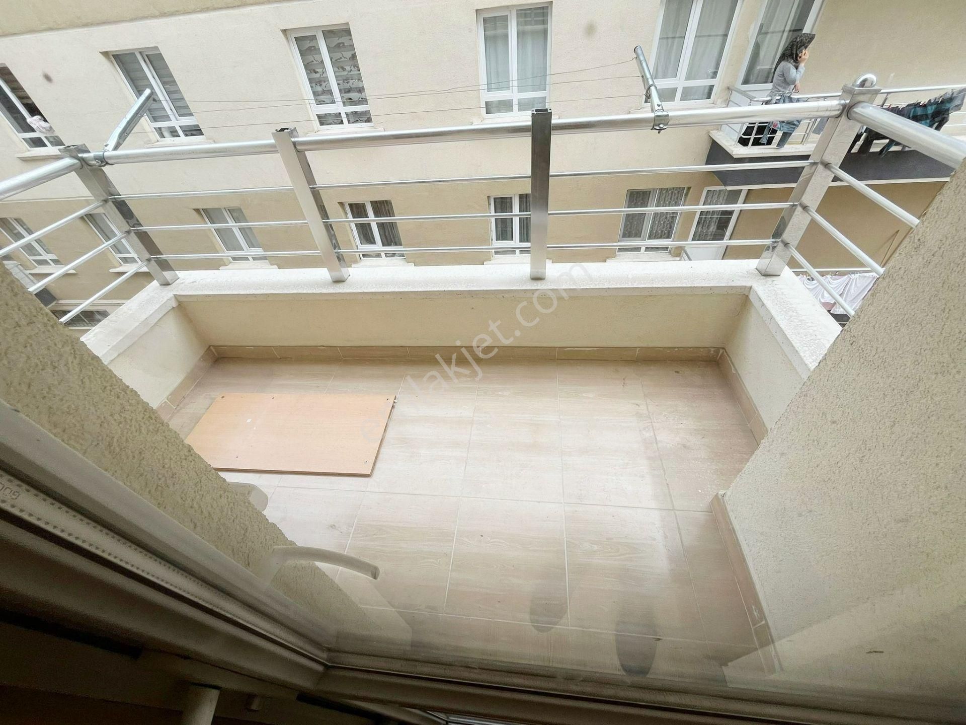 Yıldız'dan Cadde Üstü Ara Kat E.banyolu3+1 Kiralık !!!! - Görsel 14